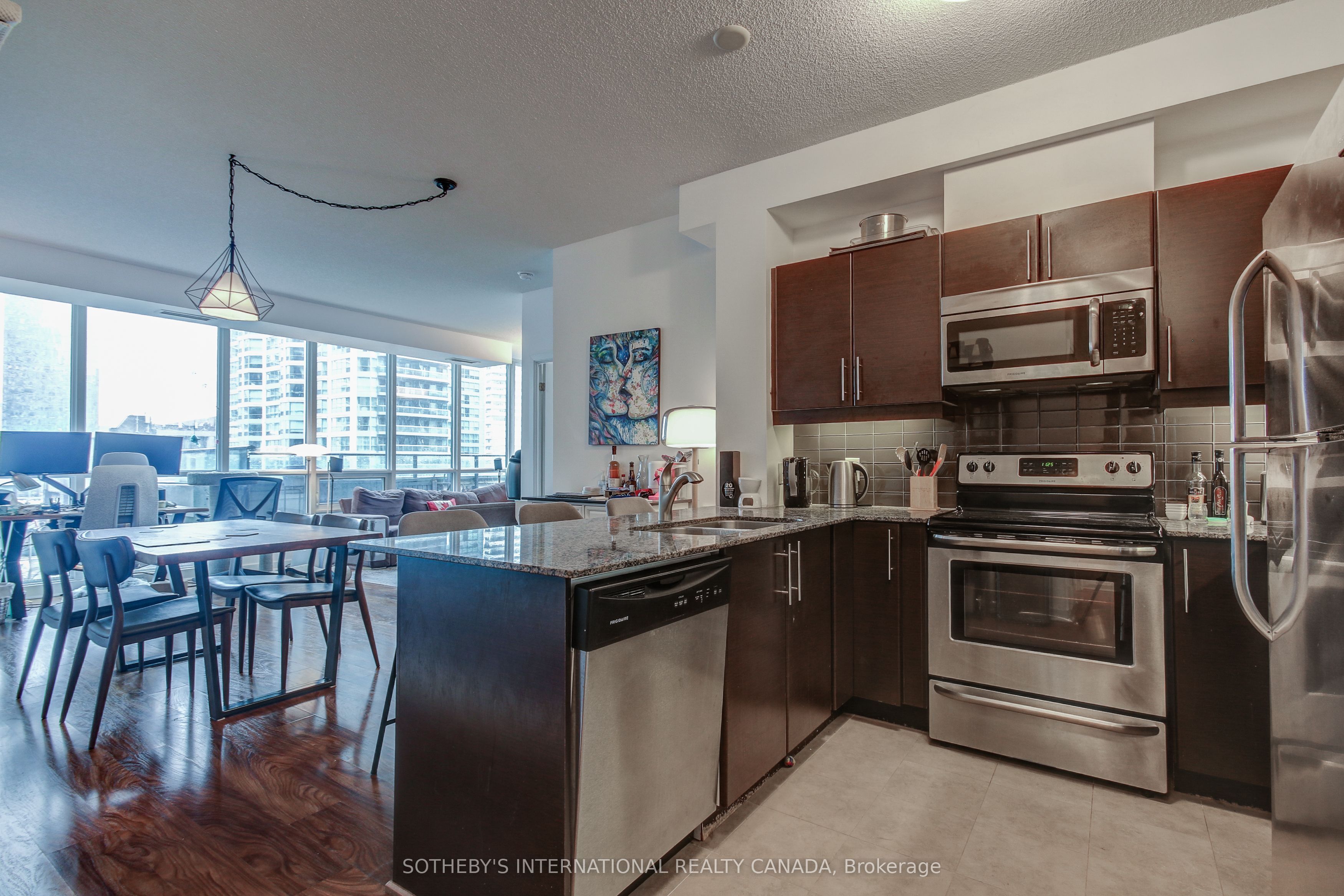 33 Bay Street 508 Property Photo 3