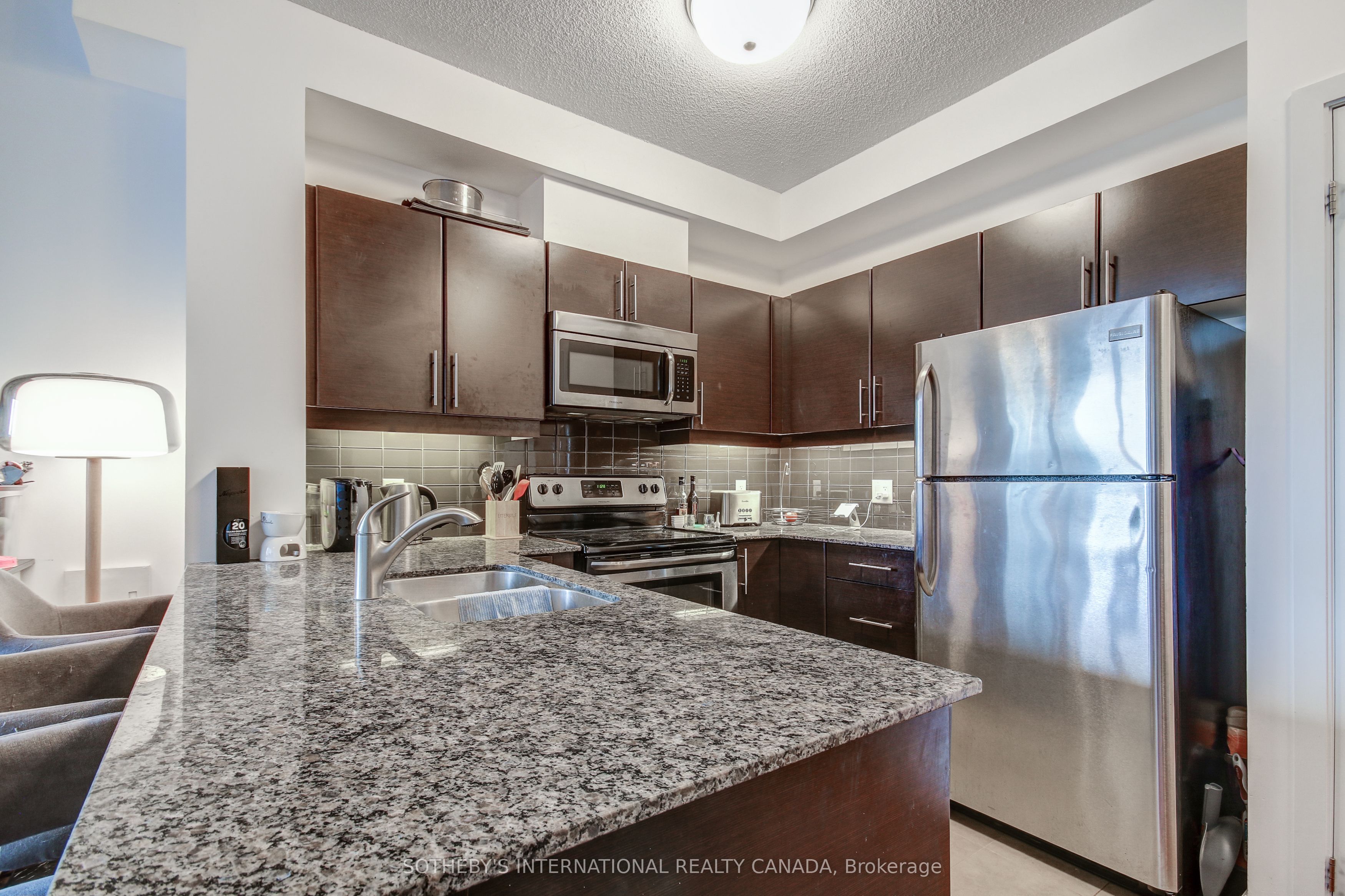 33 Bay Street 508 Property Photo 8
