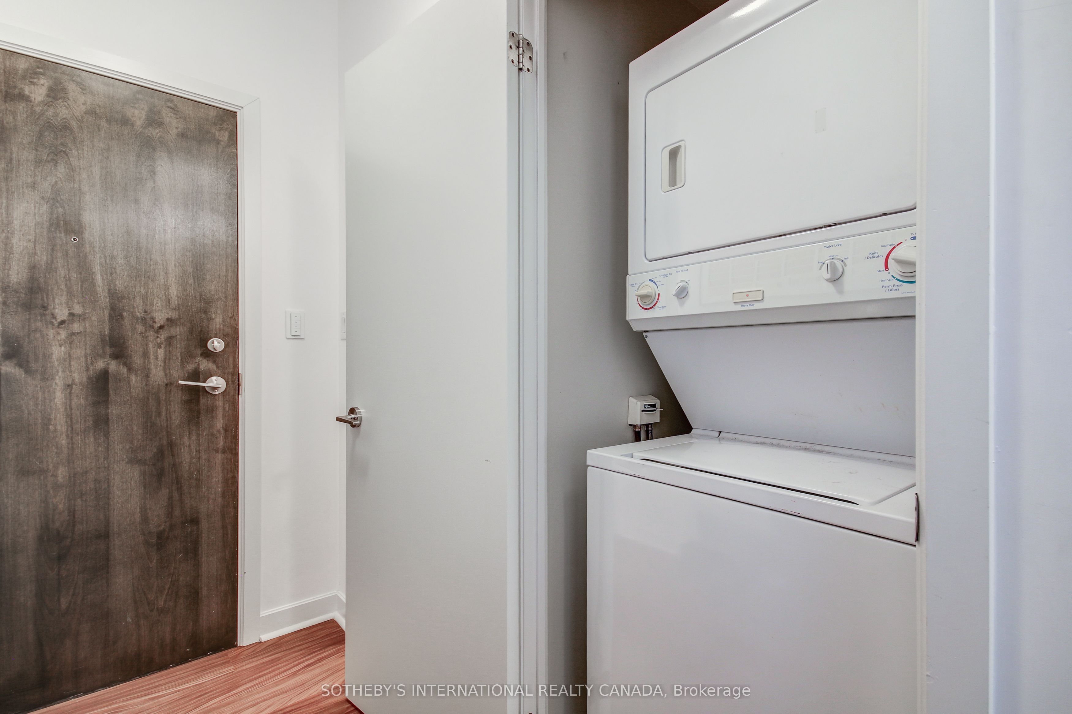33 Bay Street 508 Property Photo 34
