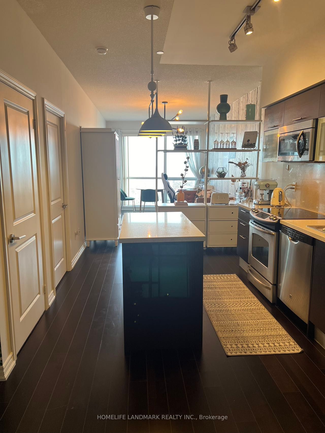 386 Yonge Street 5603 Property Photo 7