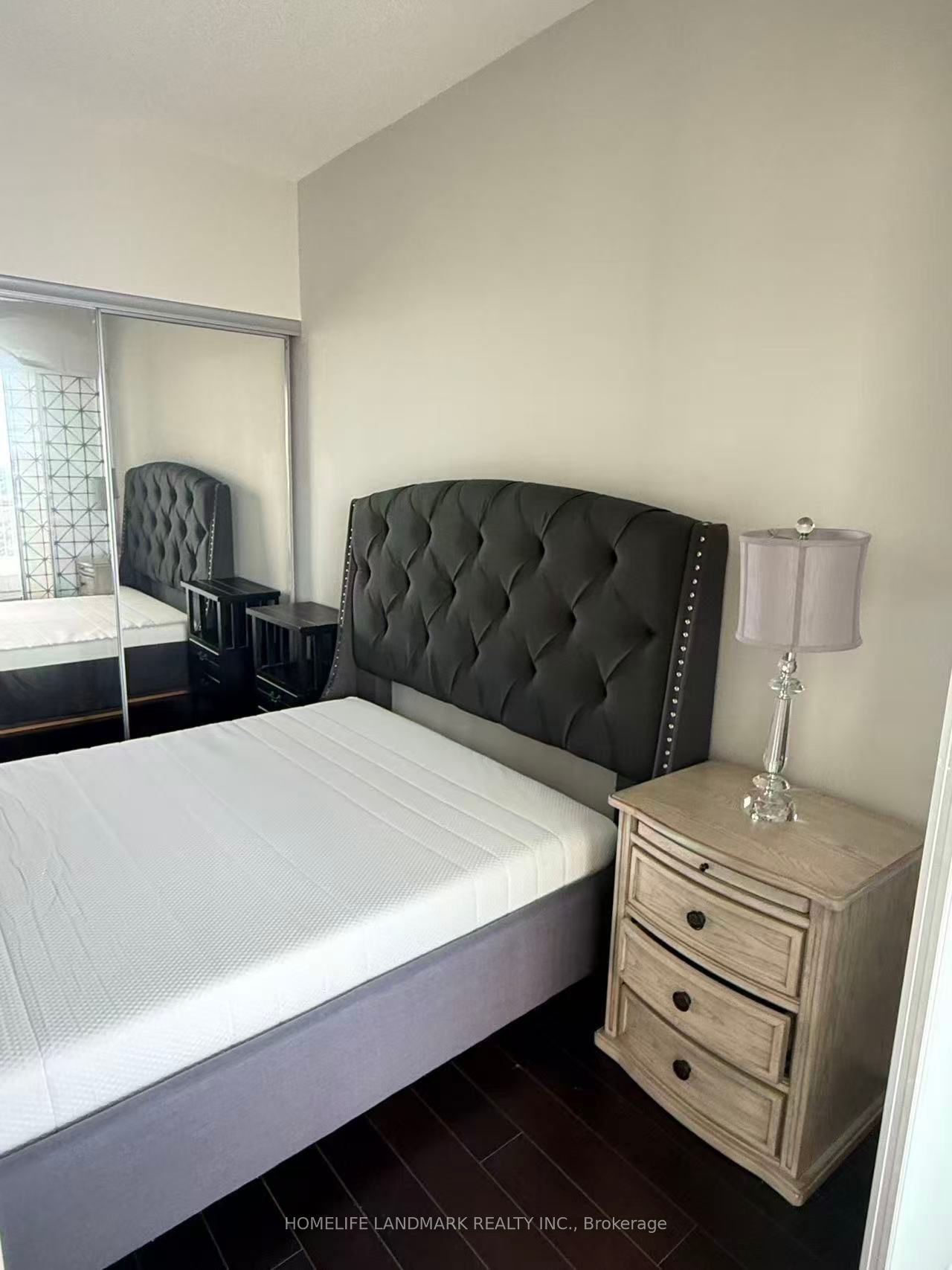 386 Yonge Street 5603 Property Photo 16