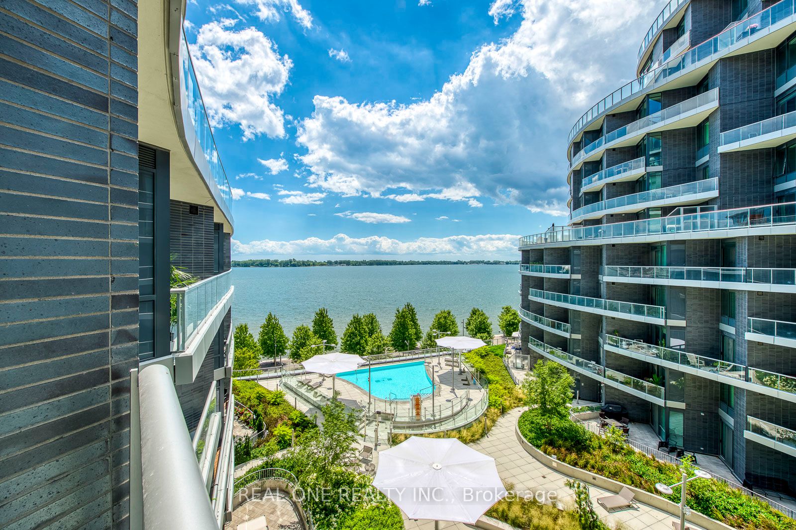 #612 - 1 Edgewater Drive Property Photo 1
