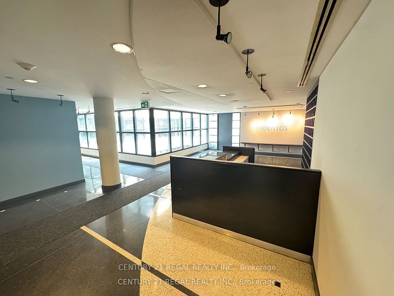 622 College Street 400 Property Photo 1