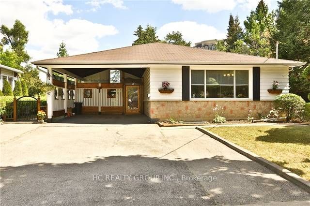 47 Marowyne Drive Upper Property Photo 1