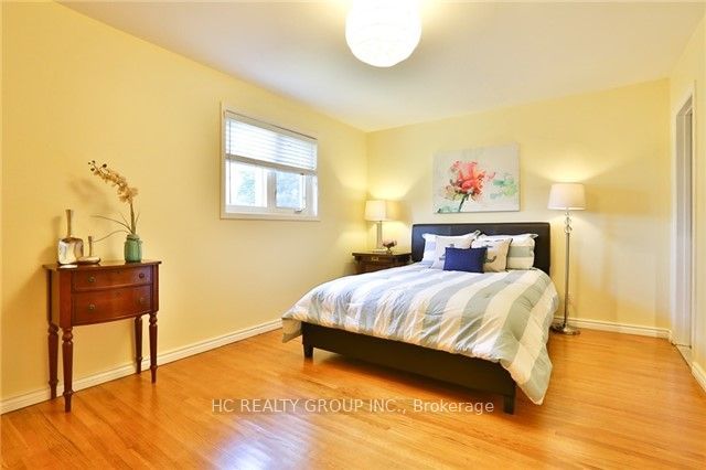 47 Marowyne Drive Upper Property Photo 7