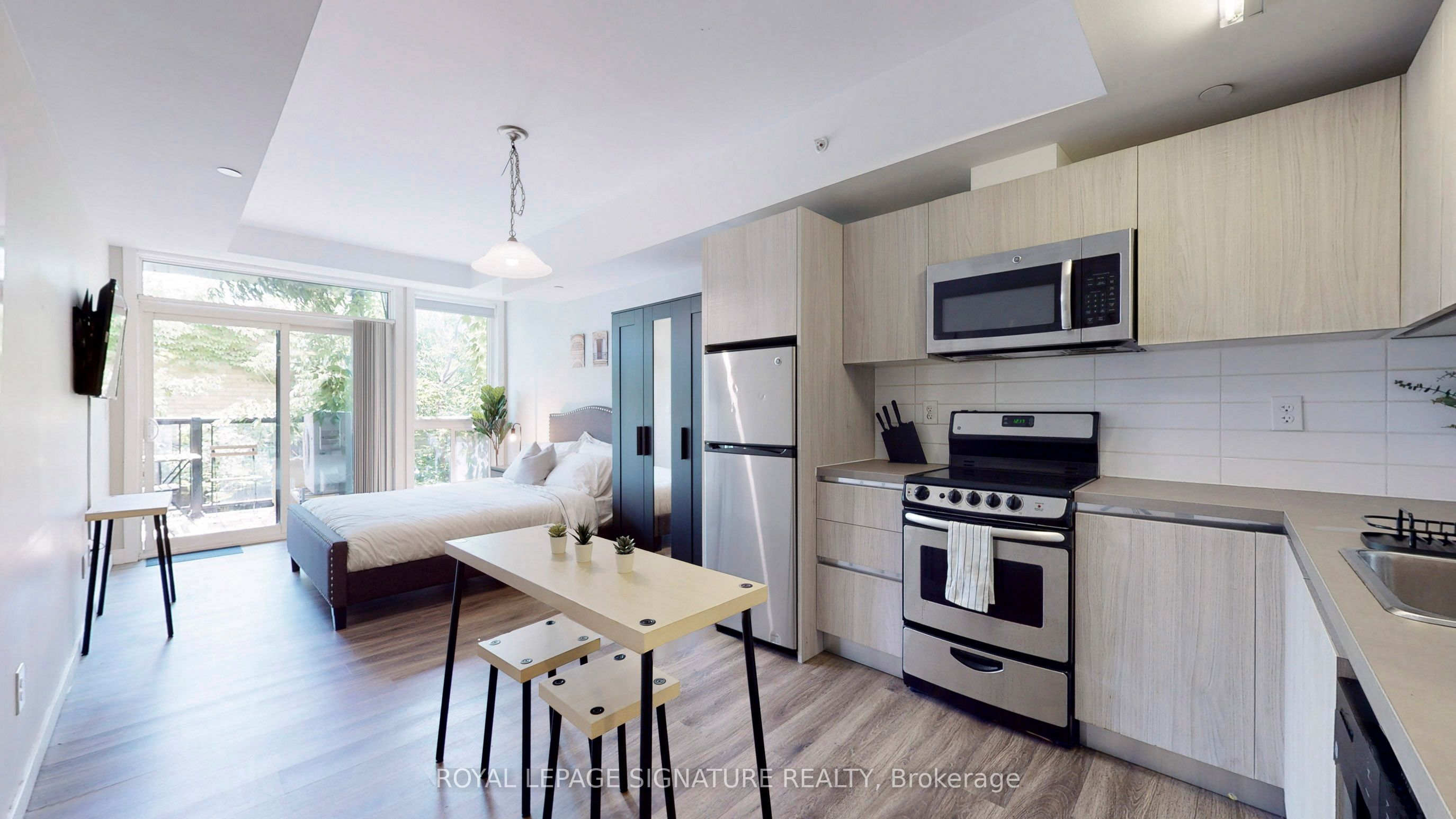 335 College Street 206 Property Photo 1