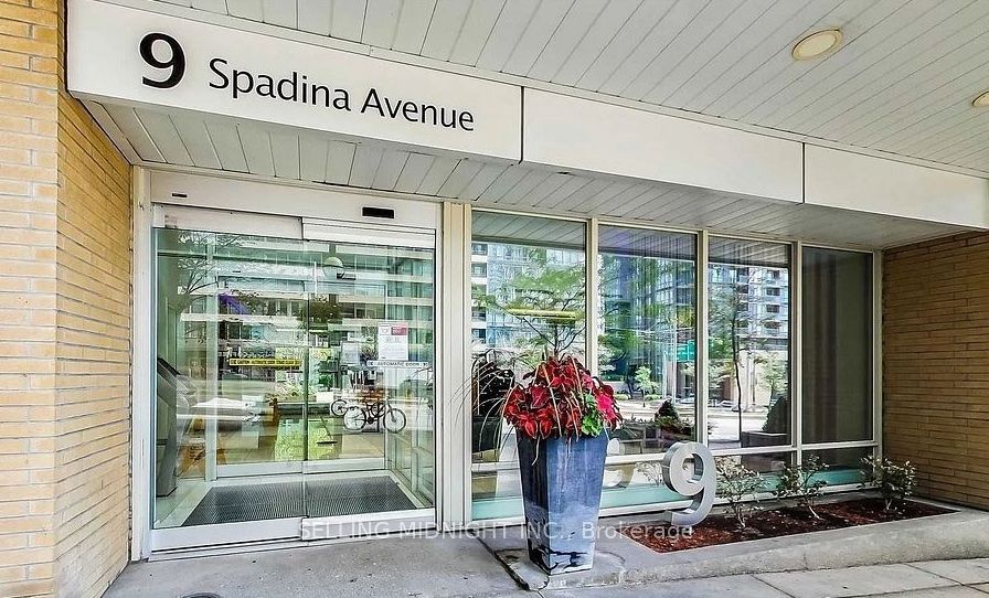 9 Spadina Avenue M01 Property Photo 1