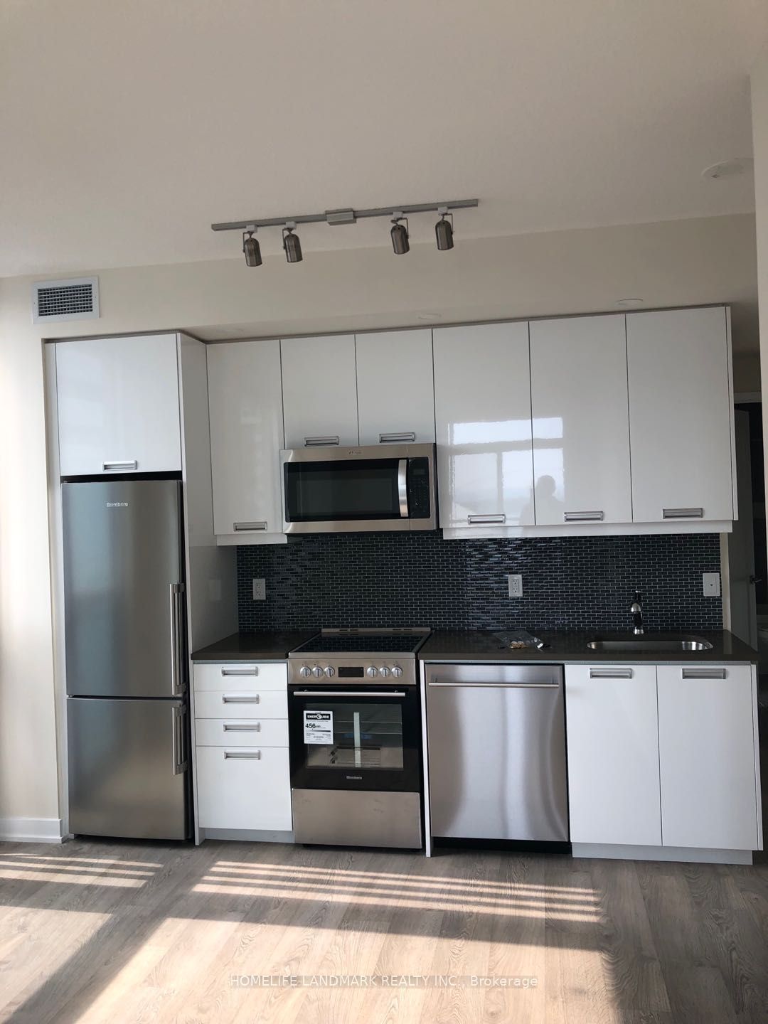 99 John Street 2504 Property Photo 1