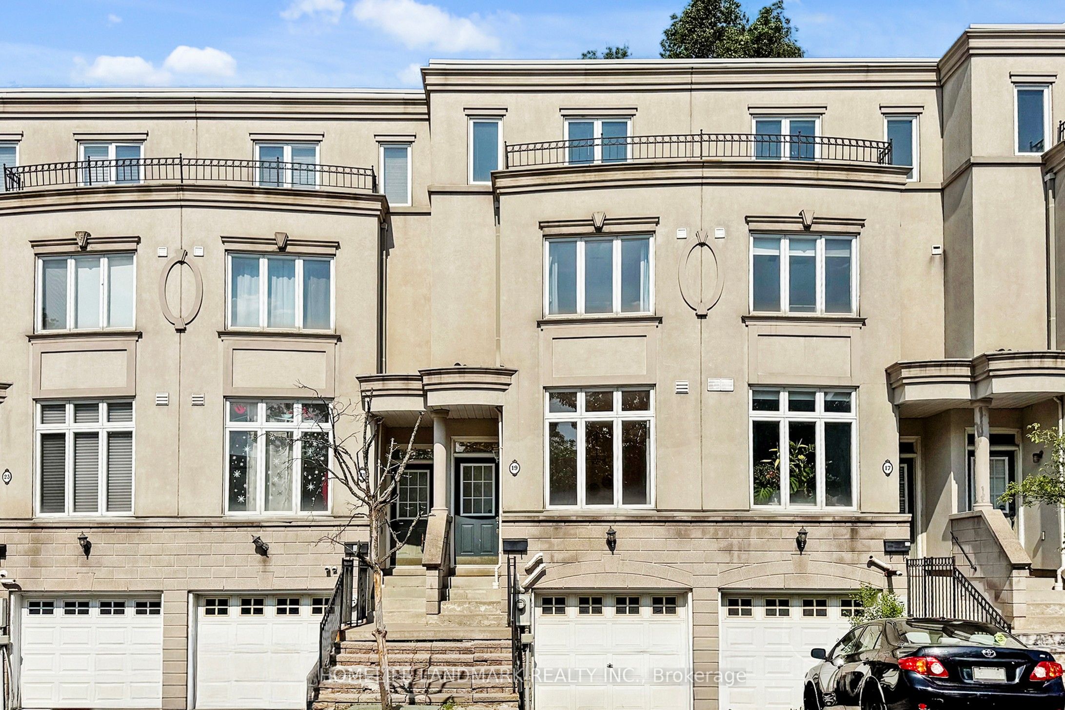 19 English Garden Way Property Photo 1