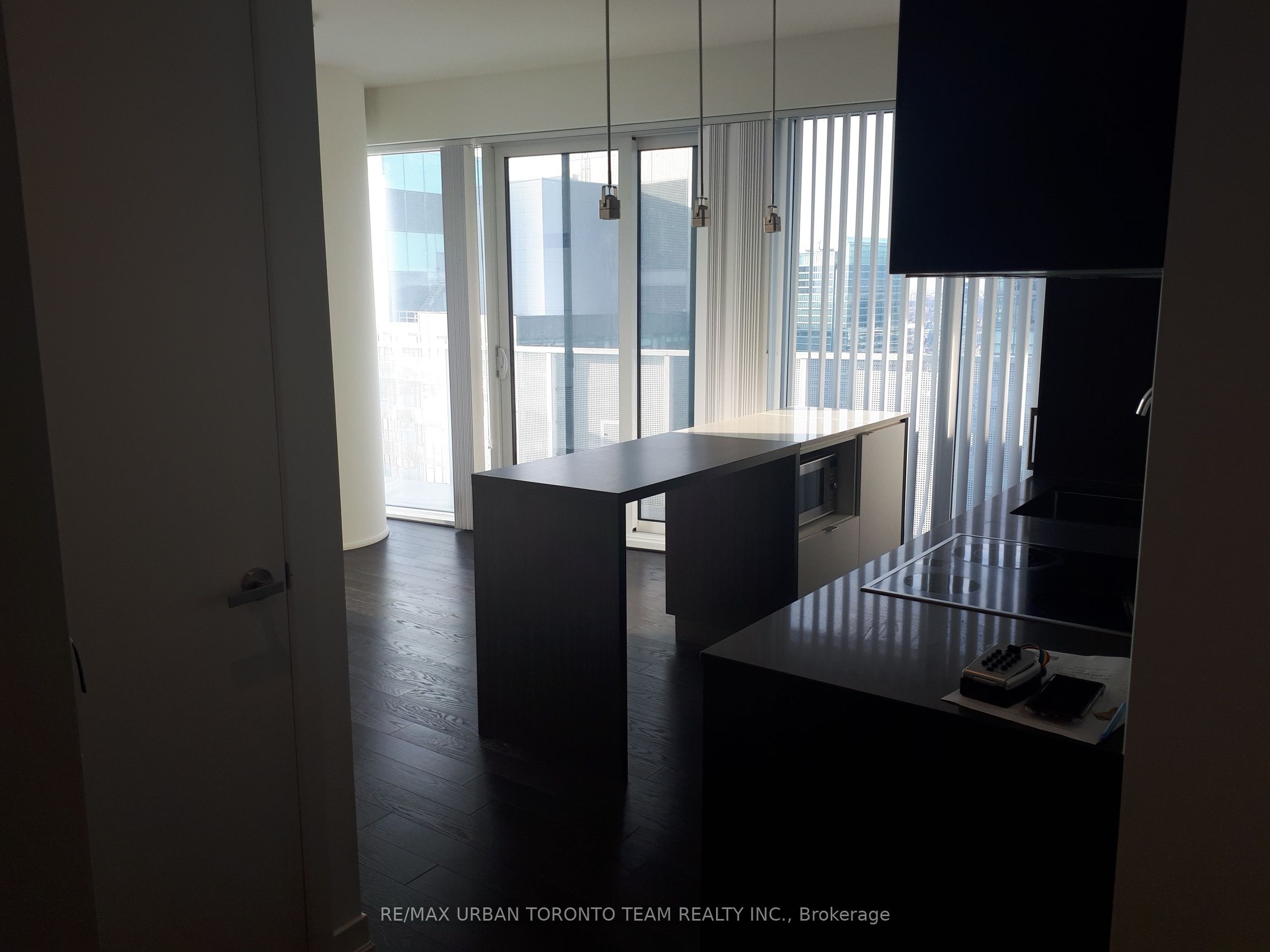 100 Harbour Street 5502 Property Photo 2