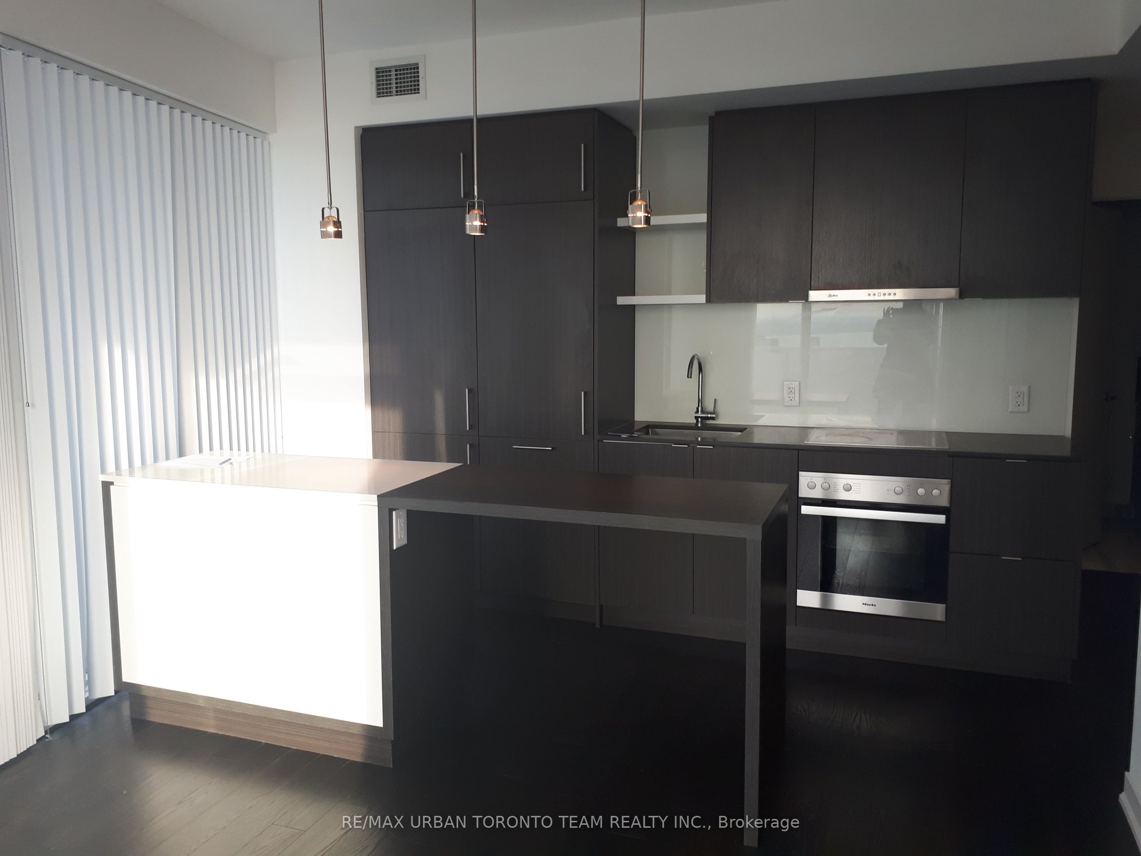 100 Harbour Street 5502 Property Photo 4