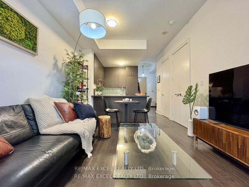 29 Queens Quay E 528 Property Photo 3