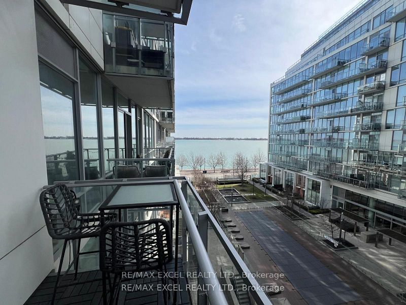 29 Queens Quay E 528 Property Photo 6