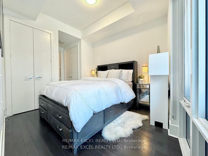 29 Queens Quay E 528 Property Photo 8