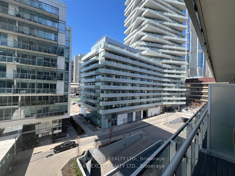 29 Queens Quay E 528 Property Photo 12