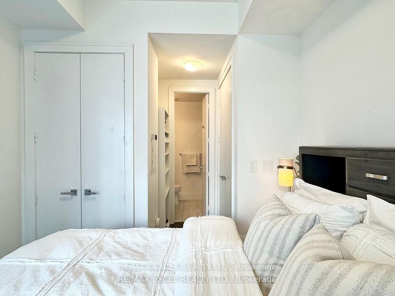 29 Queens Quay E 528 Property Photo 14