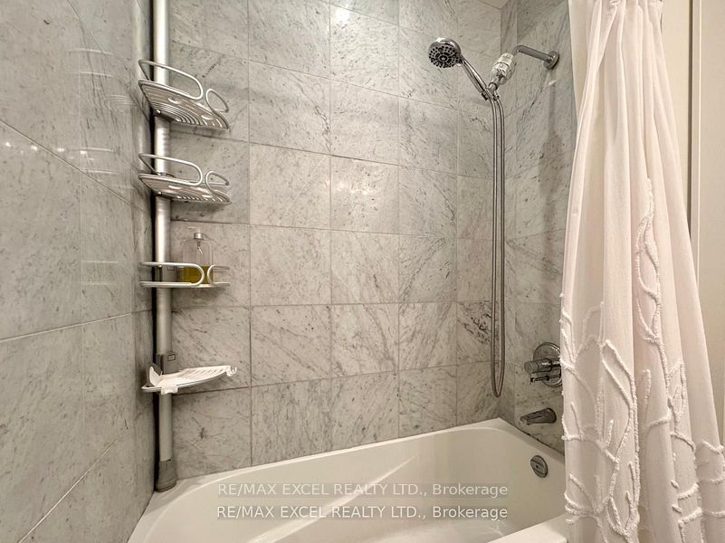 29 Queens Quay E 528 Property Photo 18