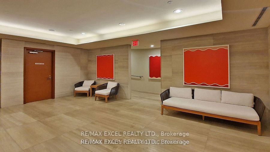 29 Queens Quay E 528 Property Photo 32