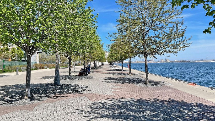 29 Queens Quay E 528 Property Photo 45