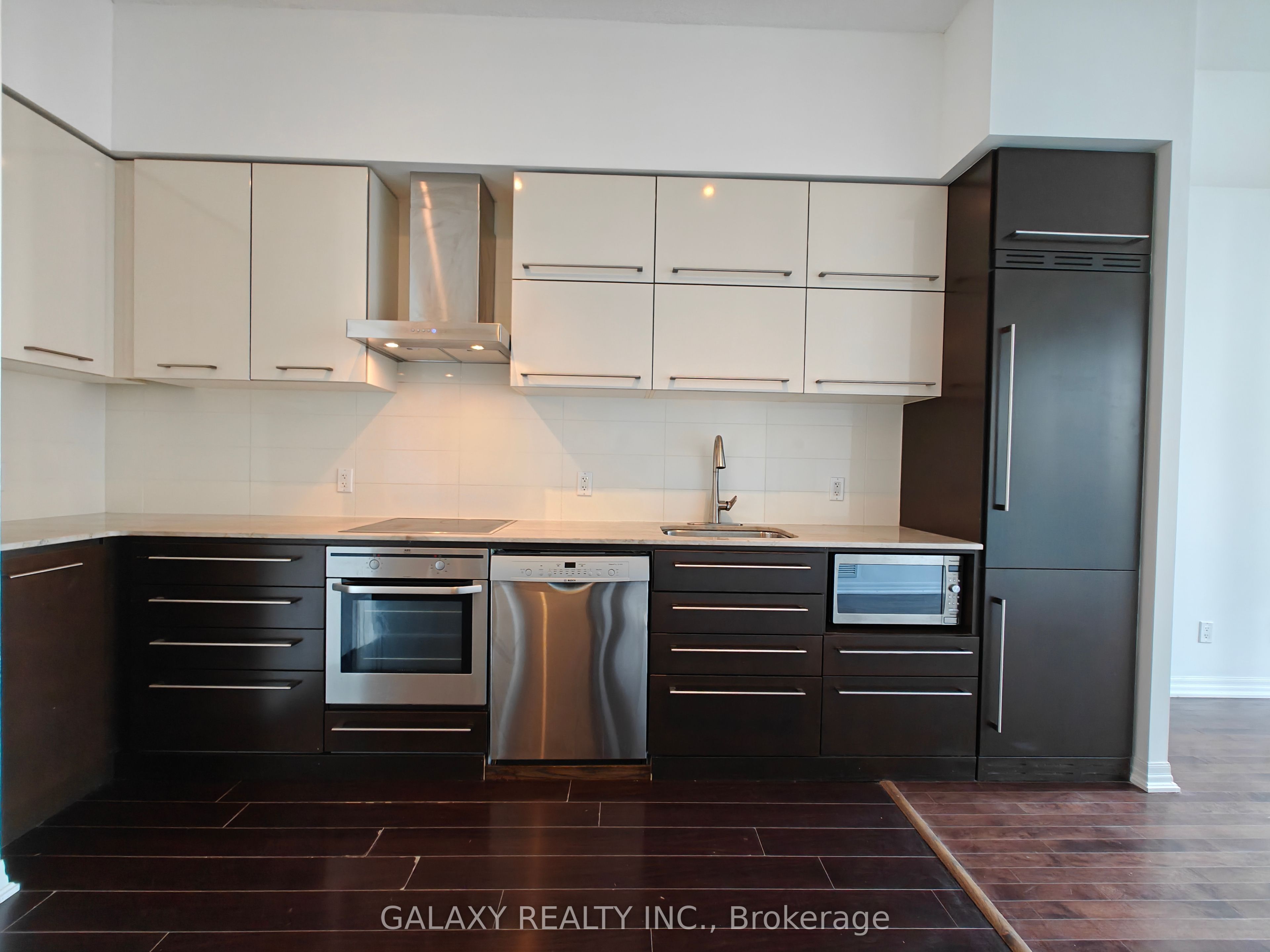 770 Bay Street Ph205 Property Photo 7