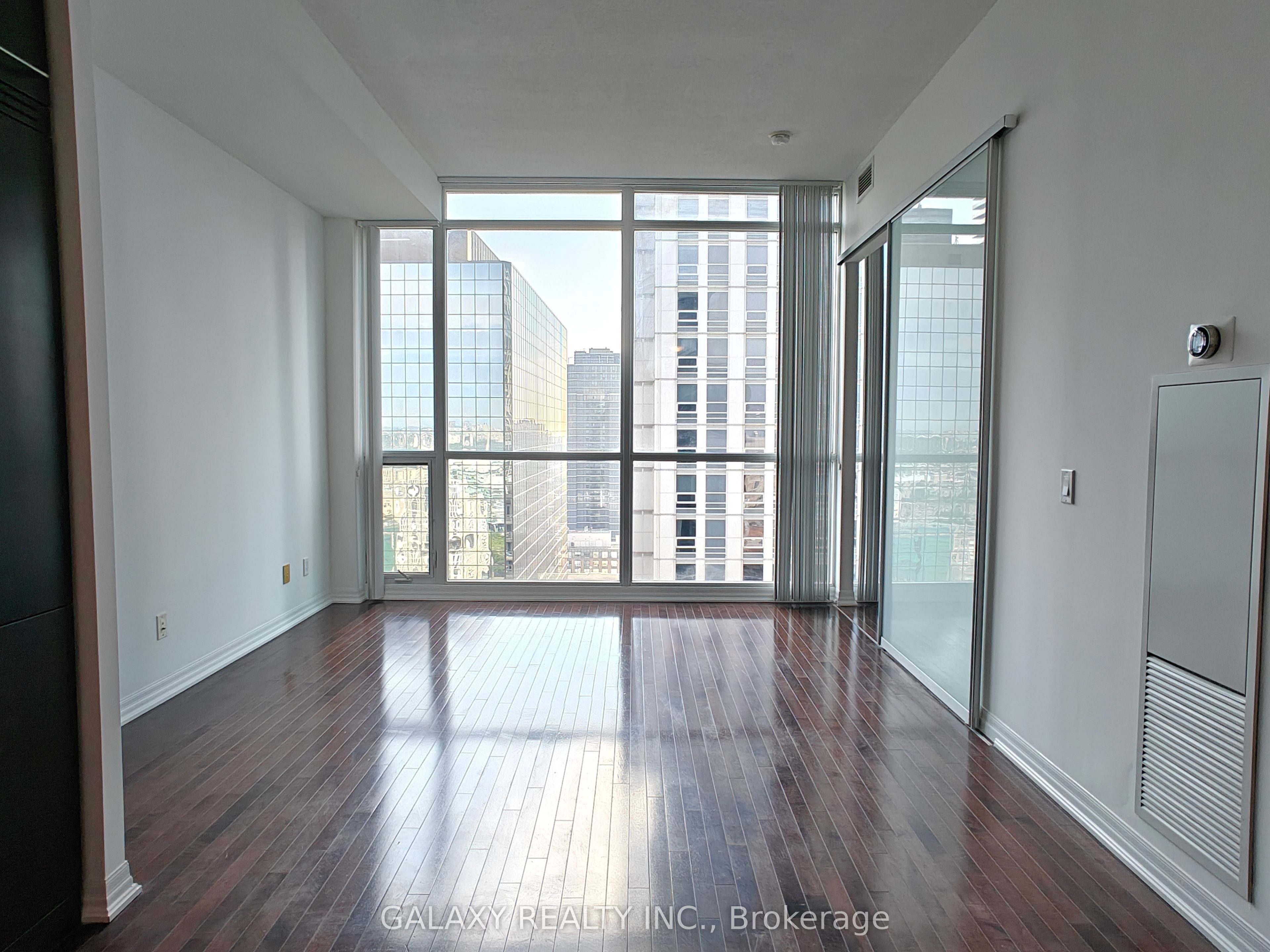 770 Bay Street Ph205 Property Photo 8