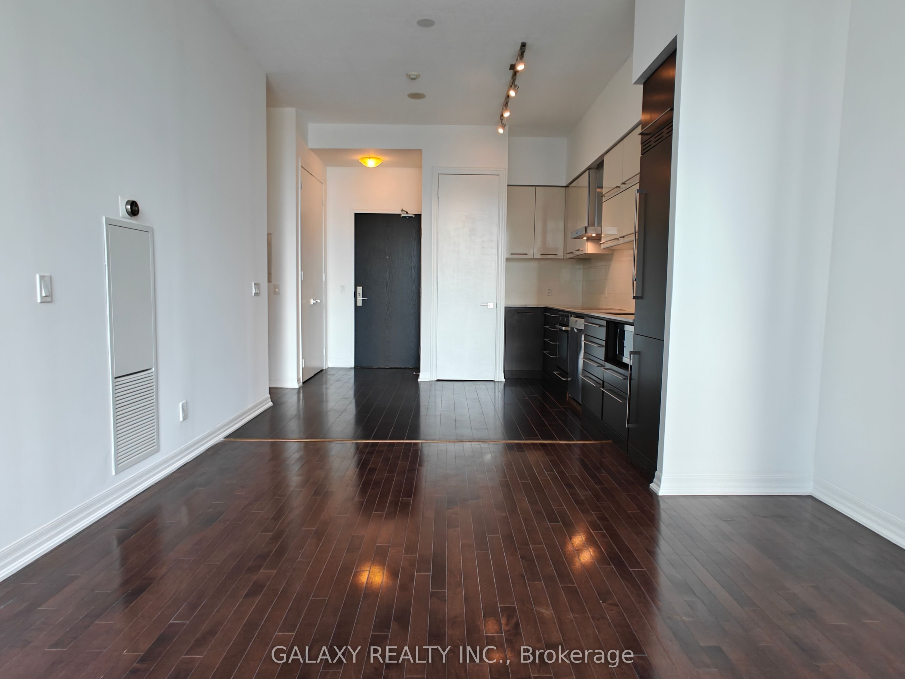 770 Bay Street Ph205 Property Photo 9