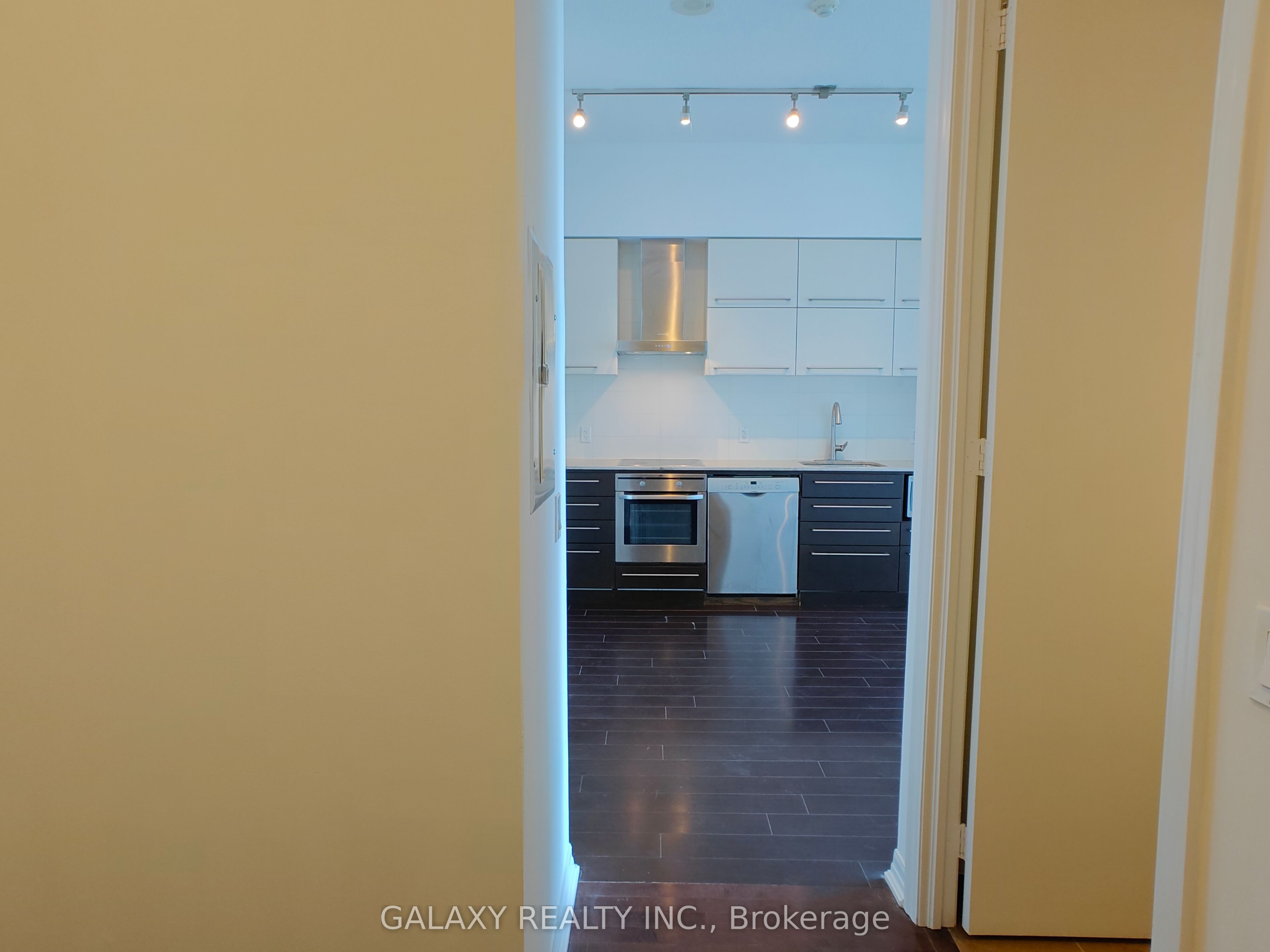 770 Bay Street Ph205 Property Photo 13