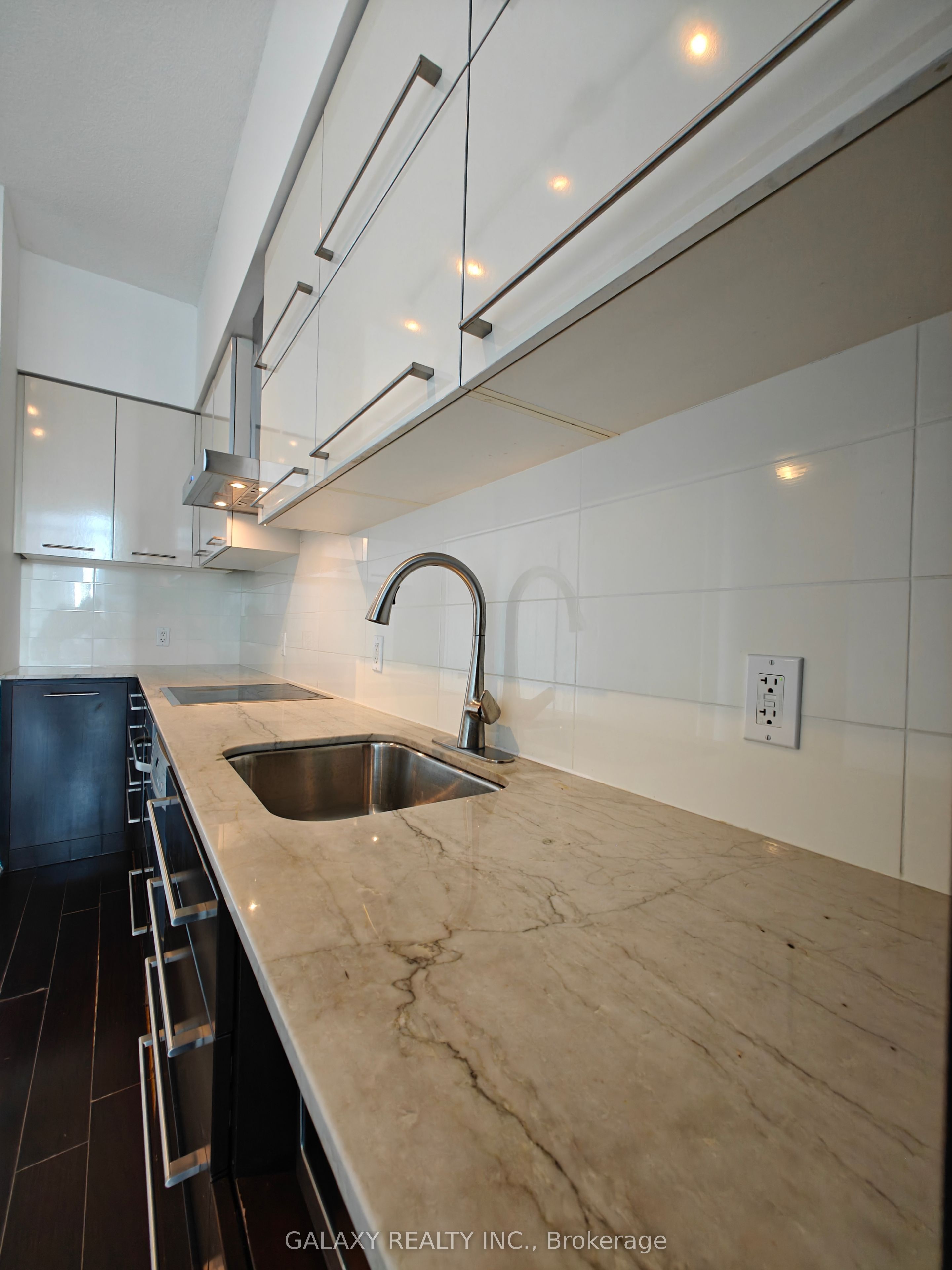 770 Bay Street Ph205 Property Photo 16