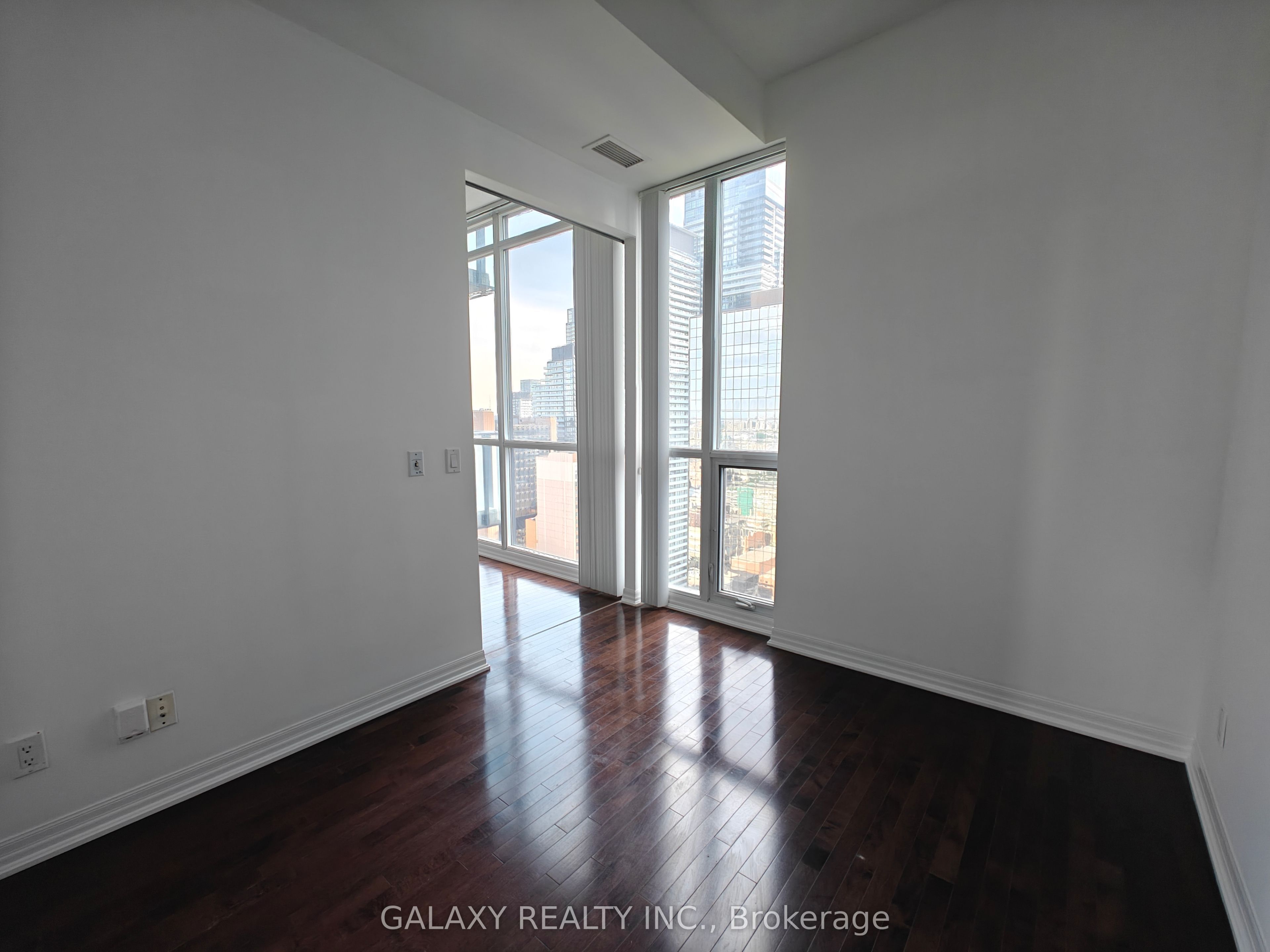 770 Bay Street Ph205 Property Photo 23