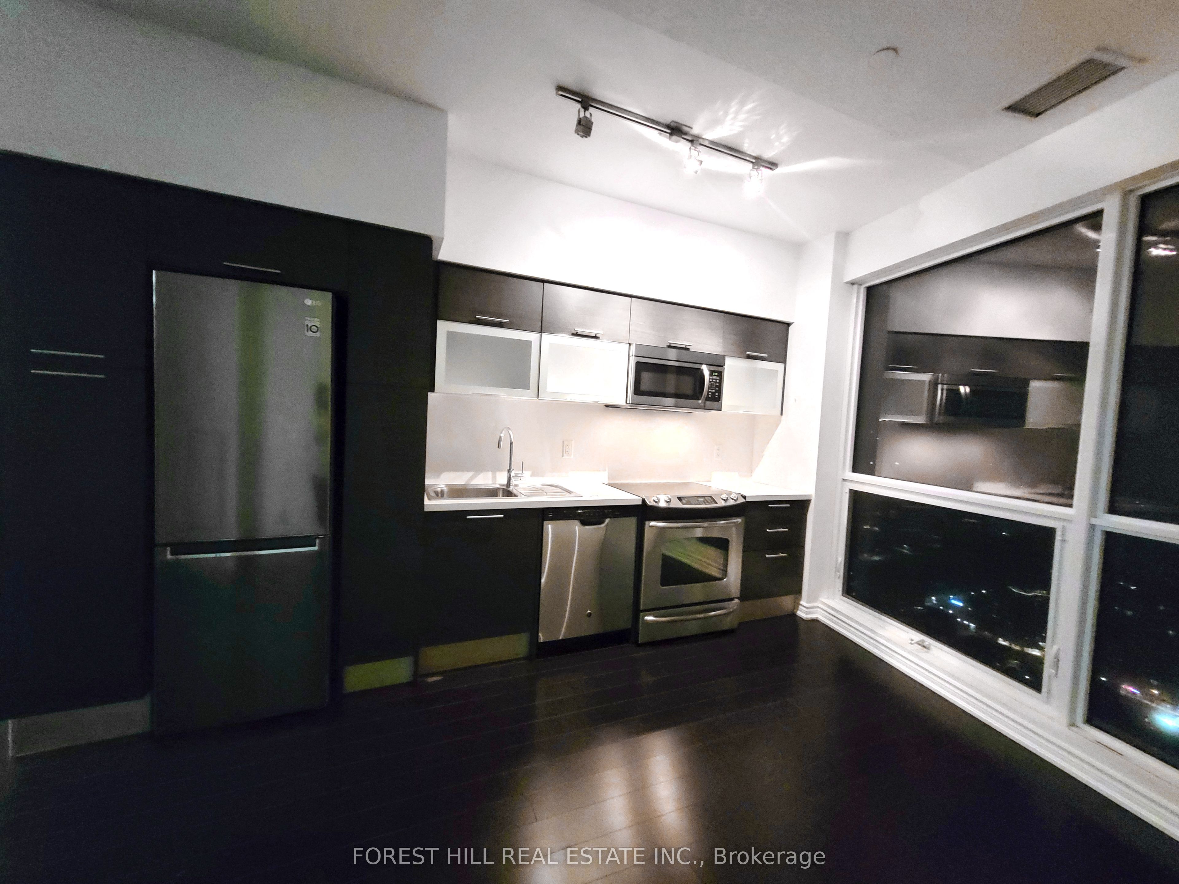 386 Yonge Street 4006 Property Photo 1