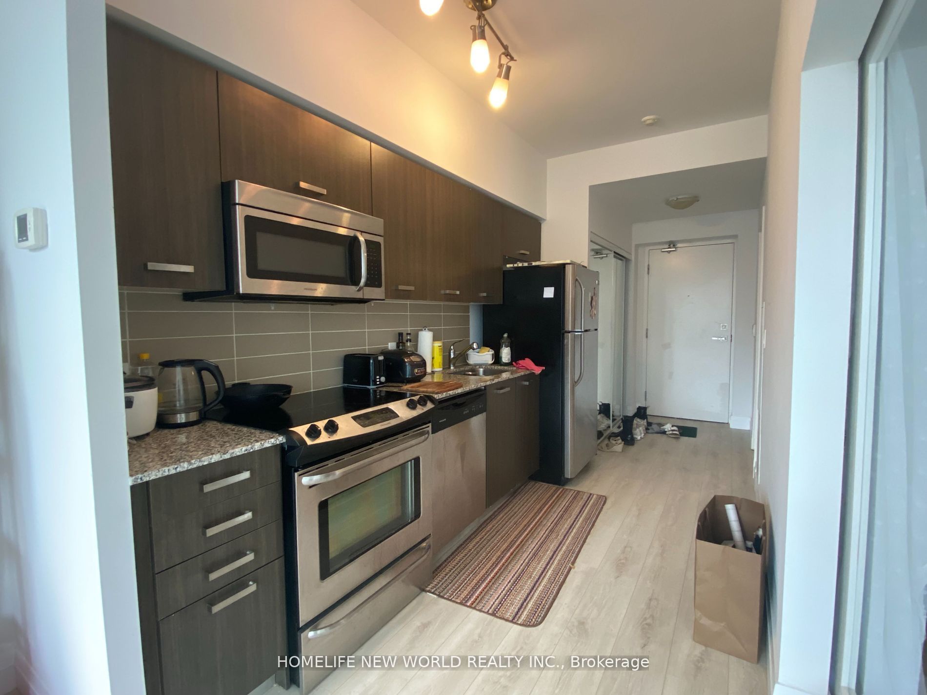 832 Bay Street 907 Property Photo 11
