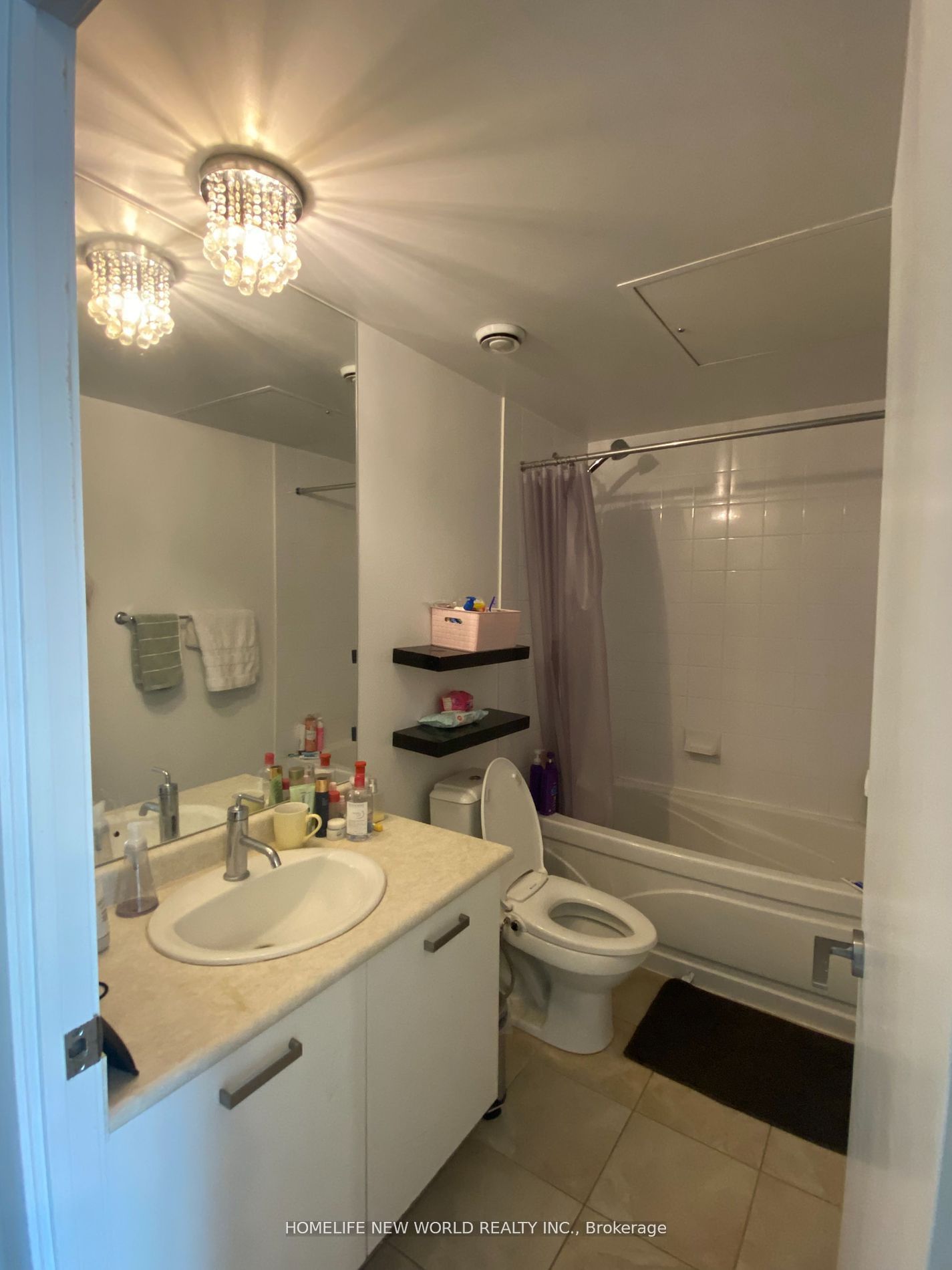 832 Bay Street 907 Property Photo 17