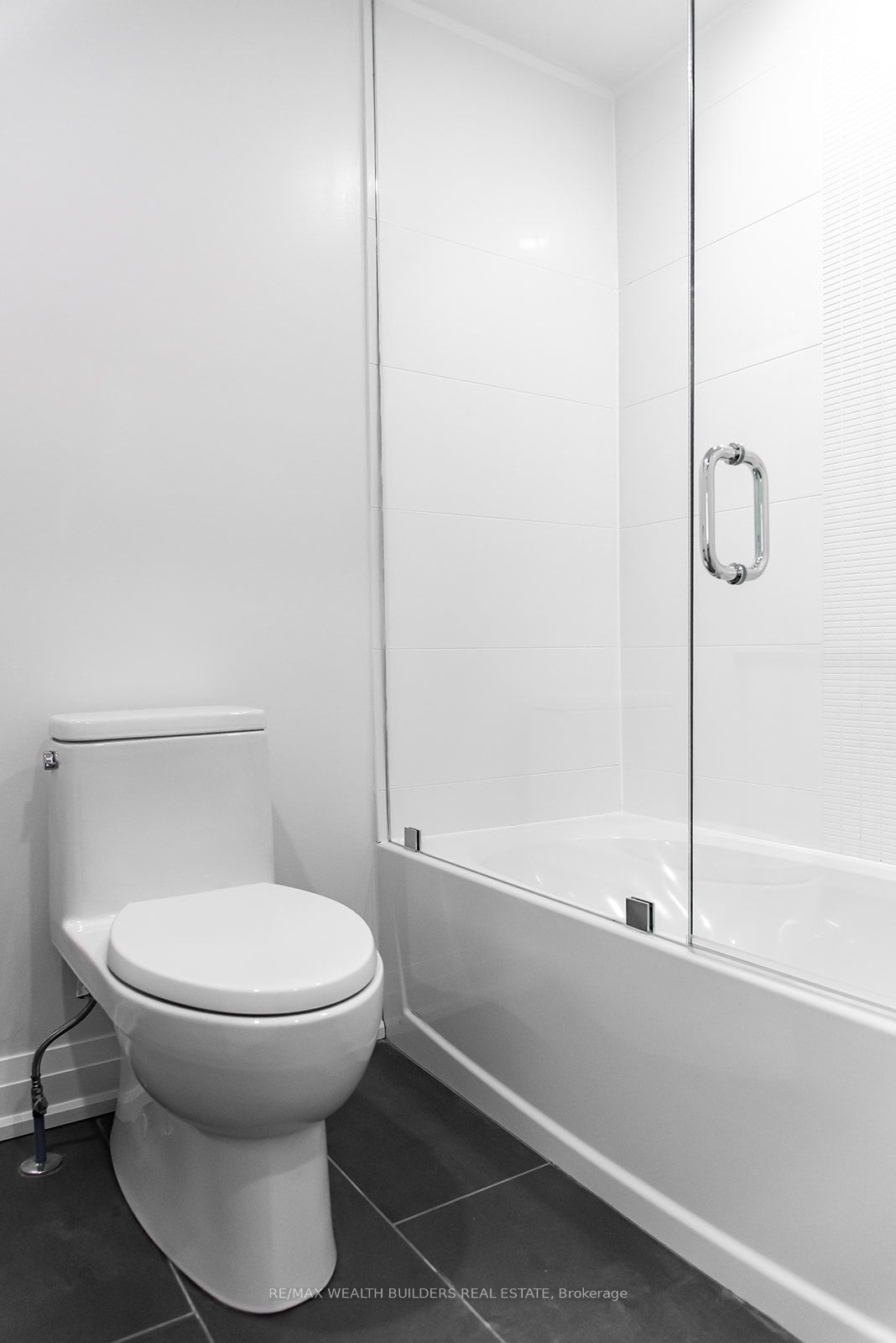 219 Jarvis Street 6 Property Photo 8