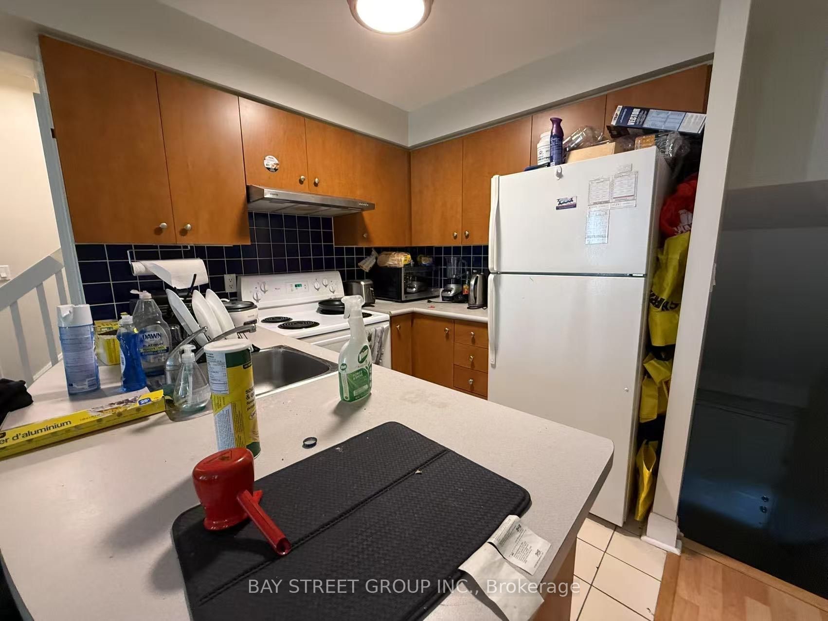 415 Jarvis Street 400 Property Photo 5