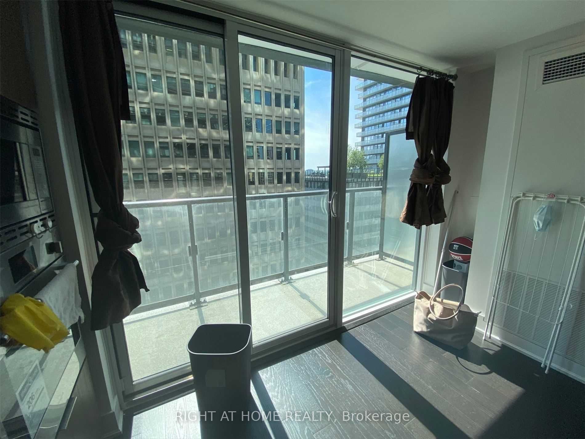 955 Bay Street 1612 Property Photo 1