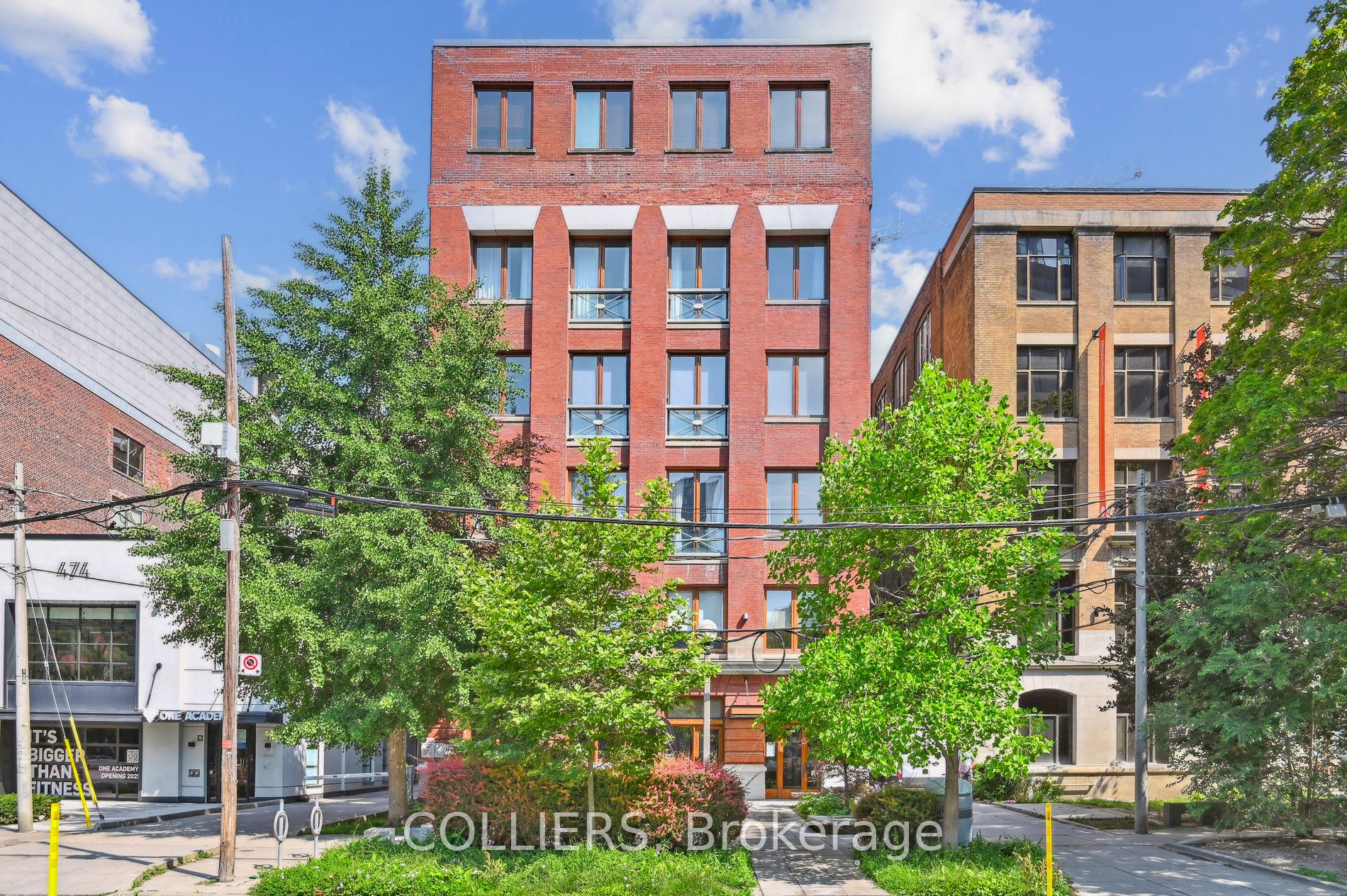 468 Wellington Street W 401 Property Photo 1