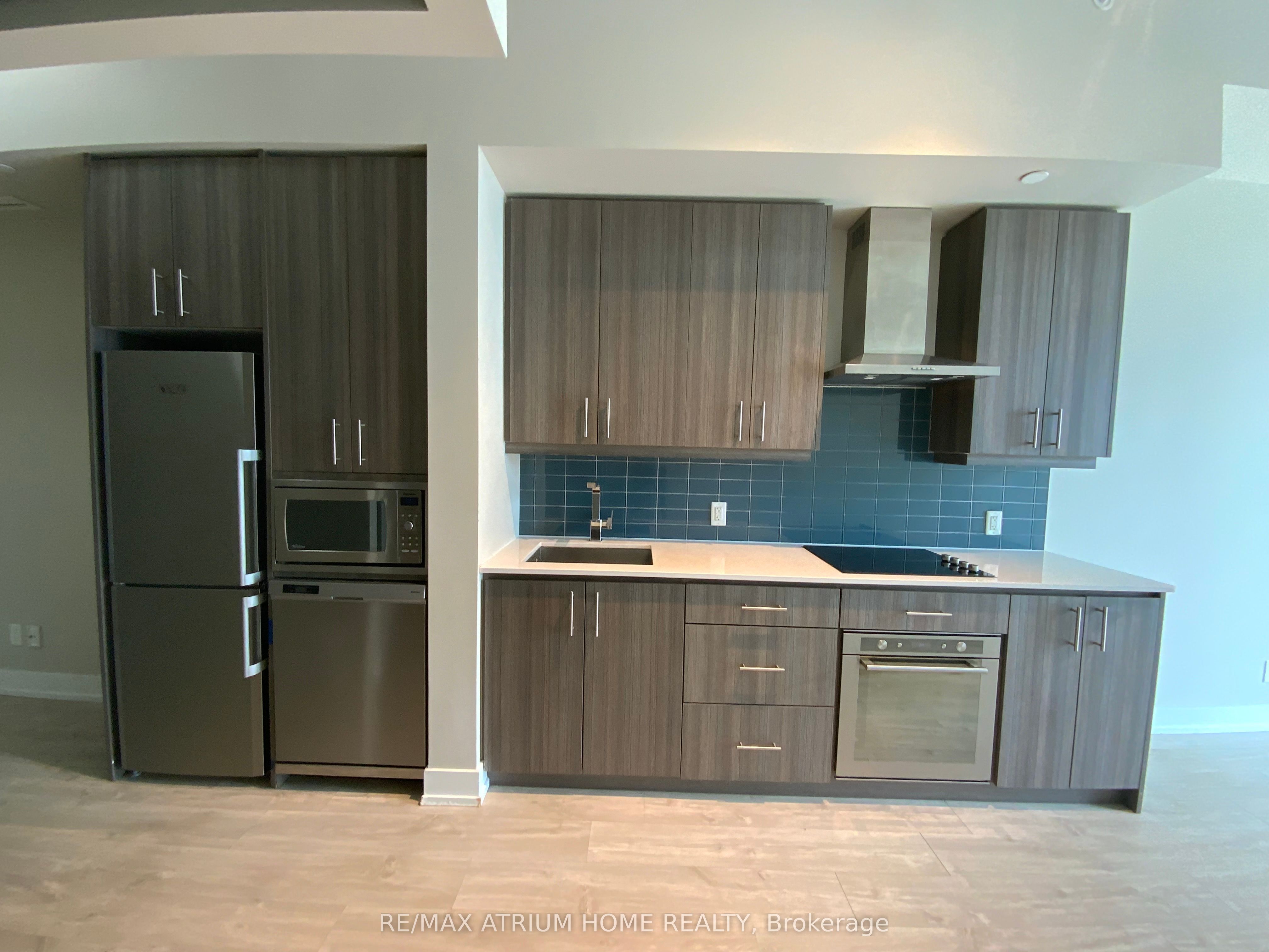 75 The Donway N/a W 904 Property Photo 10
