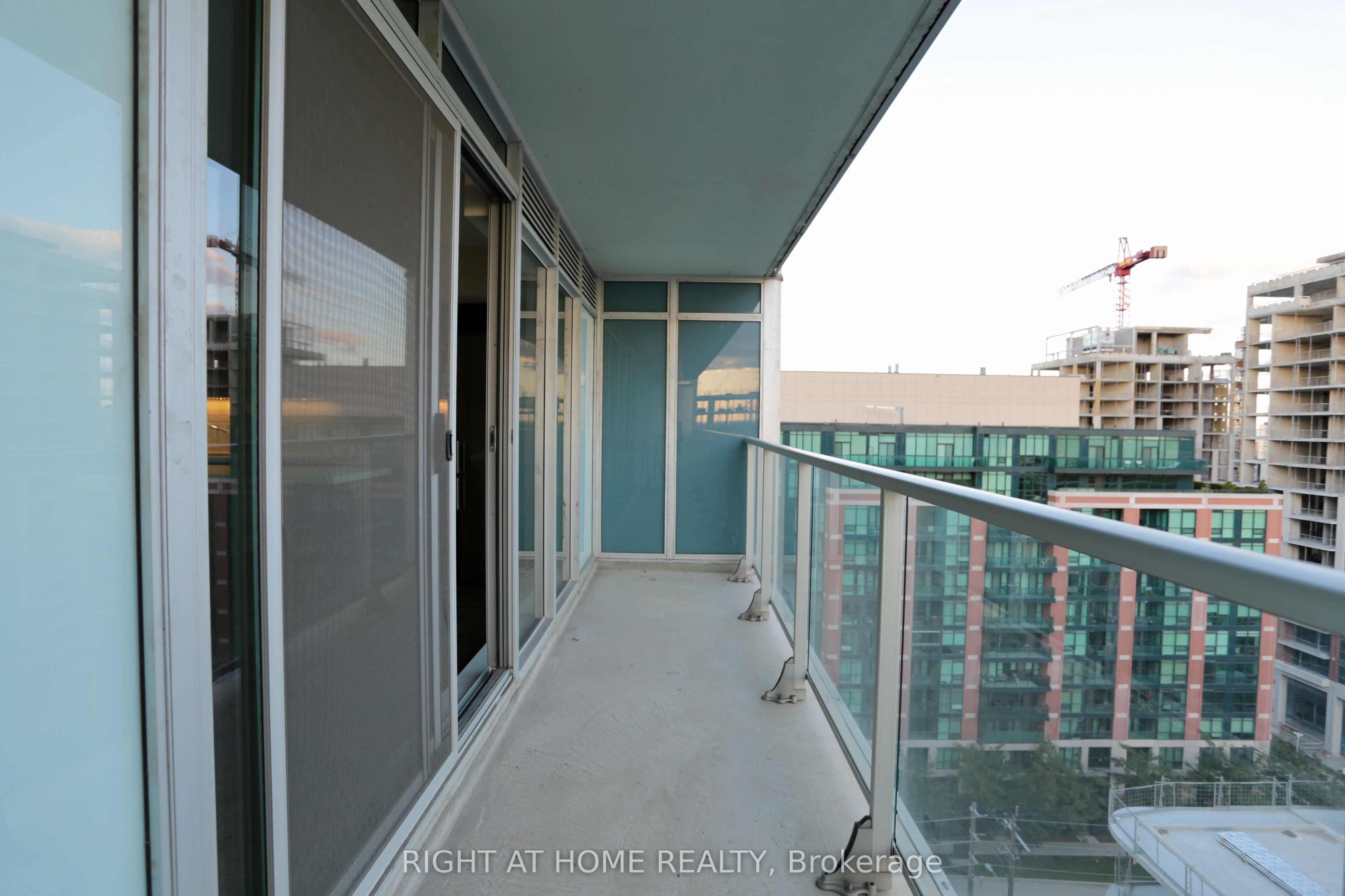 555 Wilson Avenue 1208e Property Photo 18