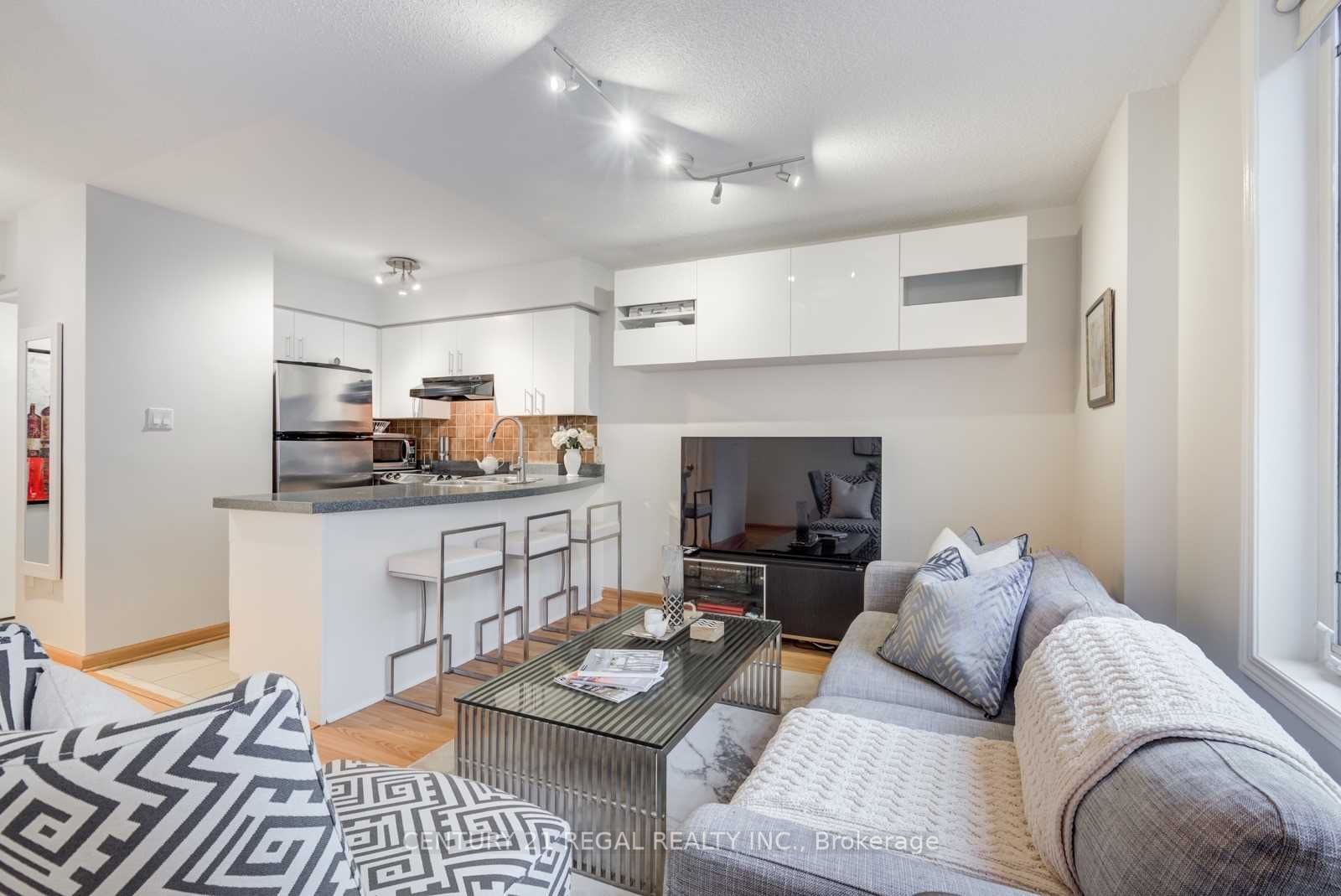 26 Douro Street 329 Property Photo 2