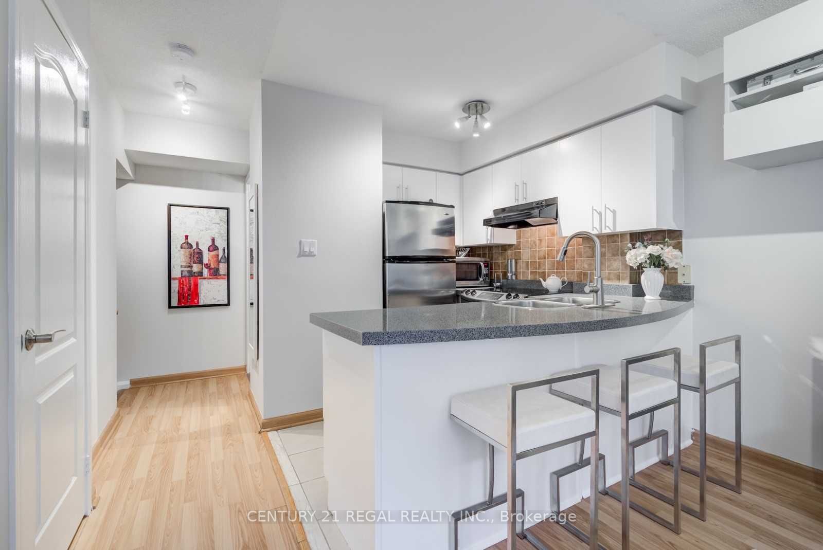 26 Douro Street 329 Property Photo 5