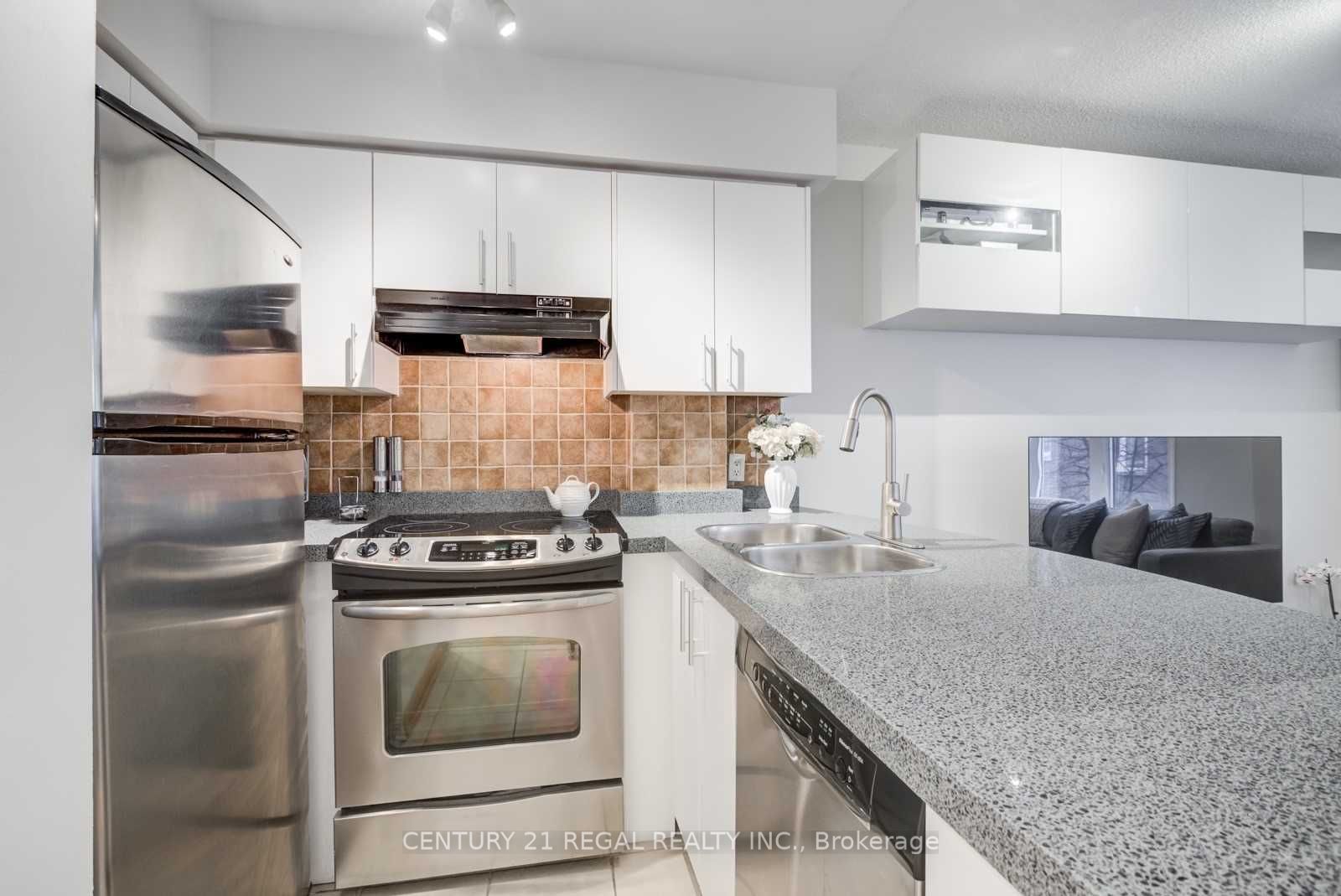 26 Douro Street 329 Property Photo 6