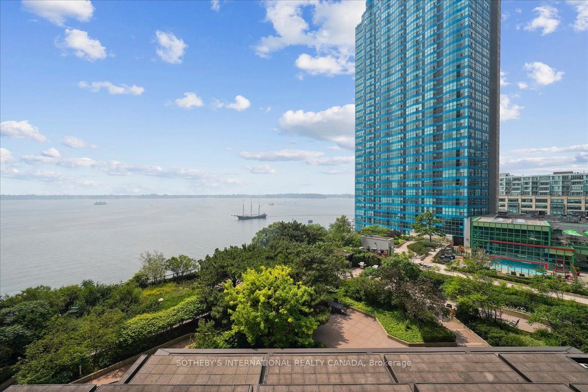 65 Harbour Square 1110 Property Photo 1