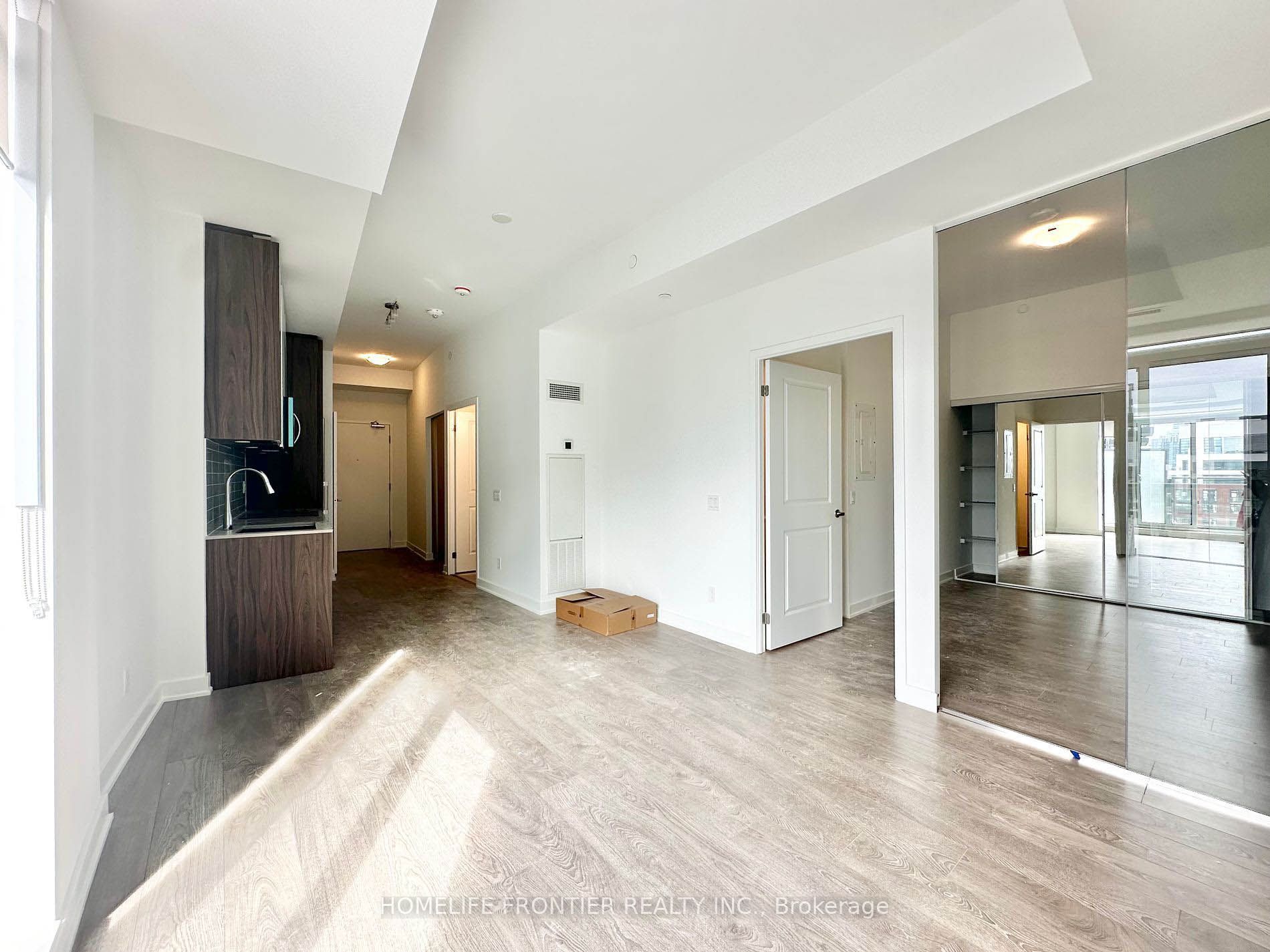 543 Richmond Street Lph16 Property Photo 4