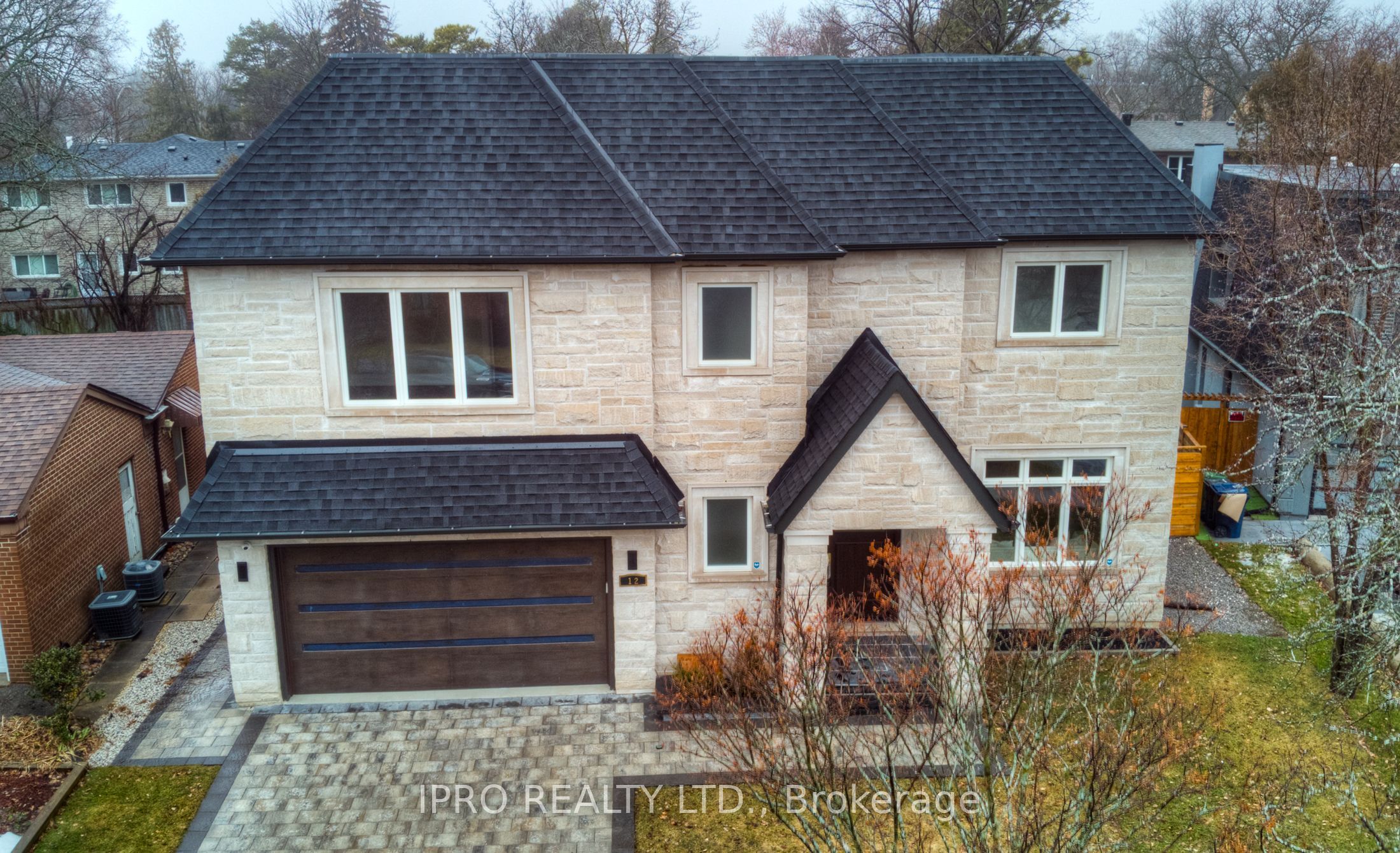 12 Balding Court Property Photo