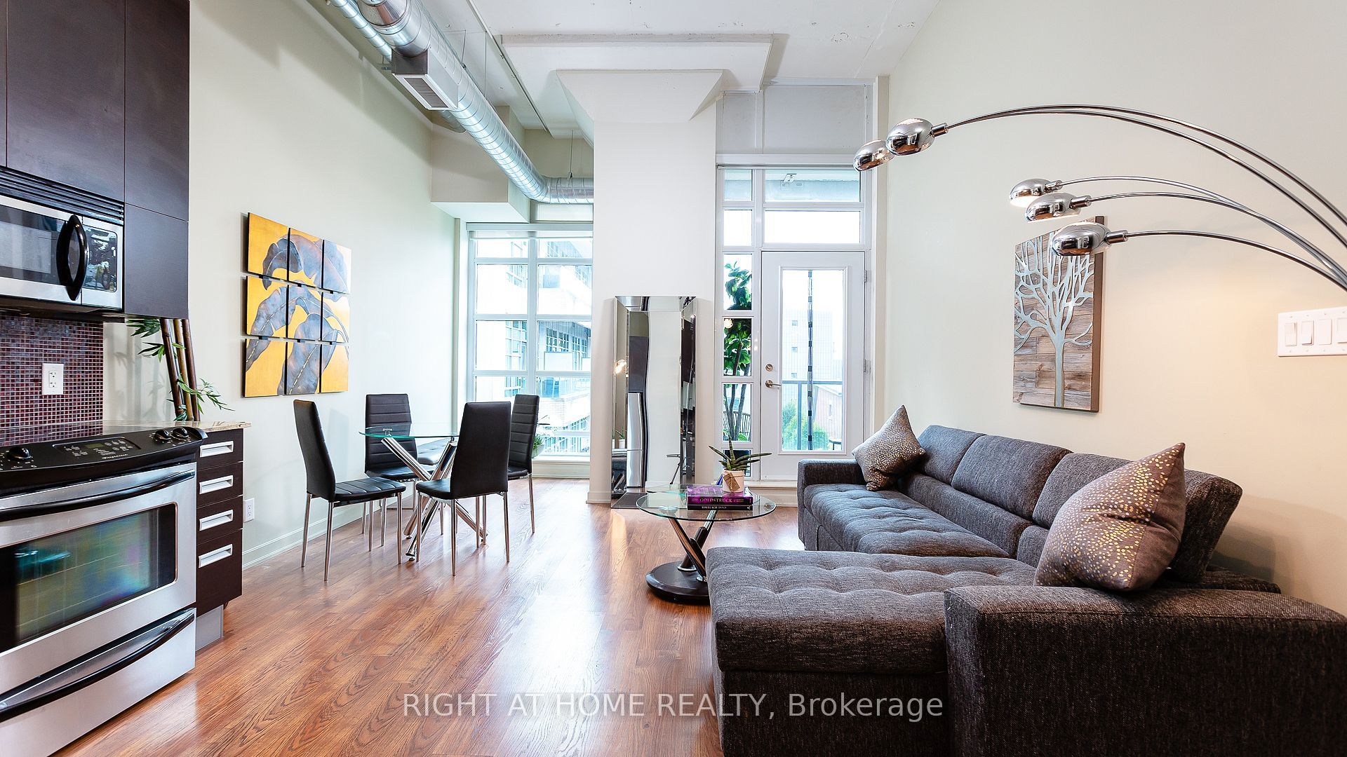 380 Macpherson Avenue 314 Property Photo
