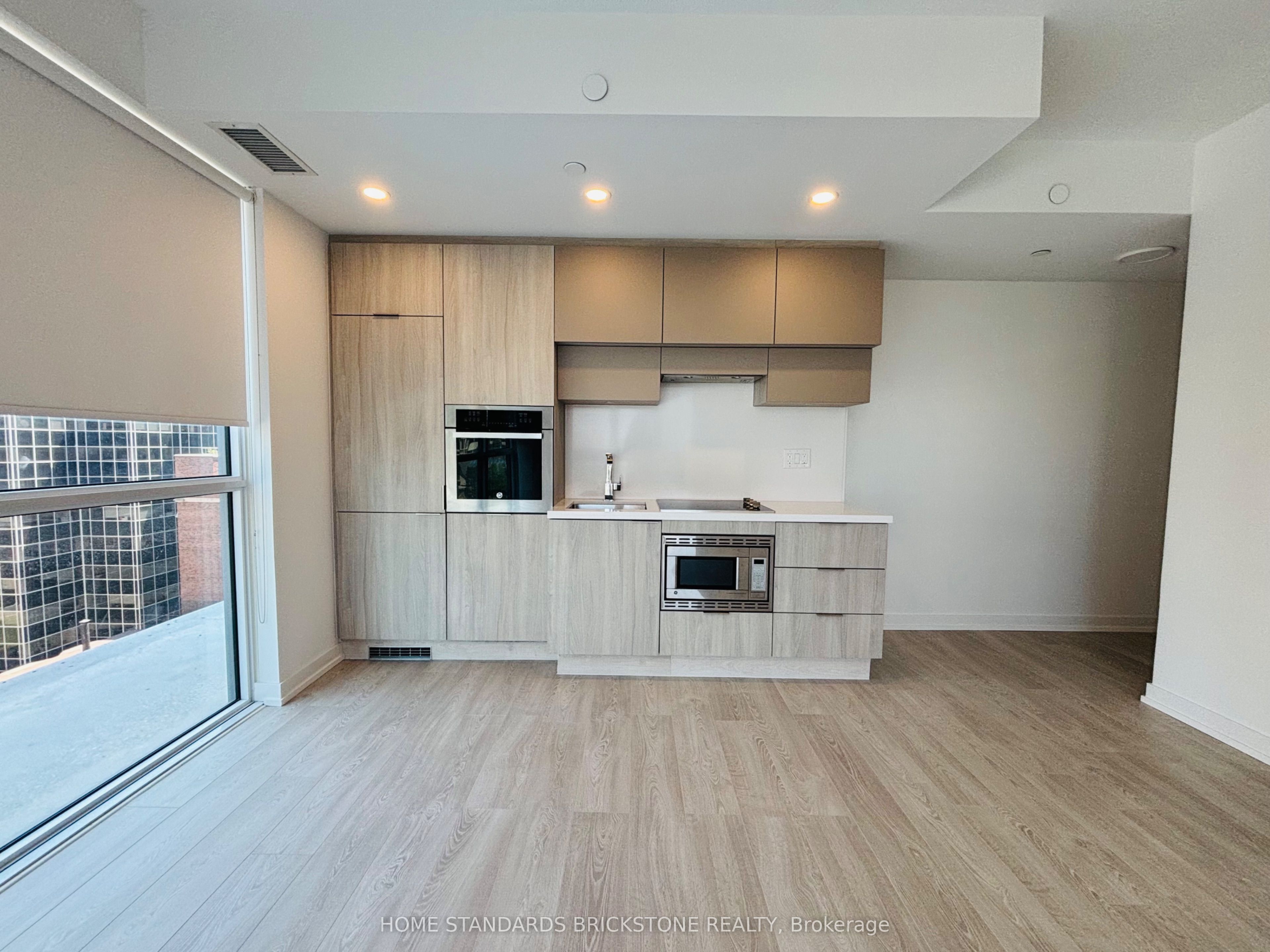 39 Roehampton Avenue 609 Property Photo 7
