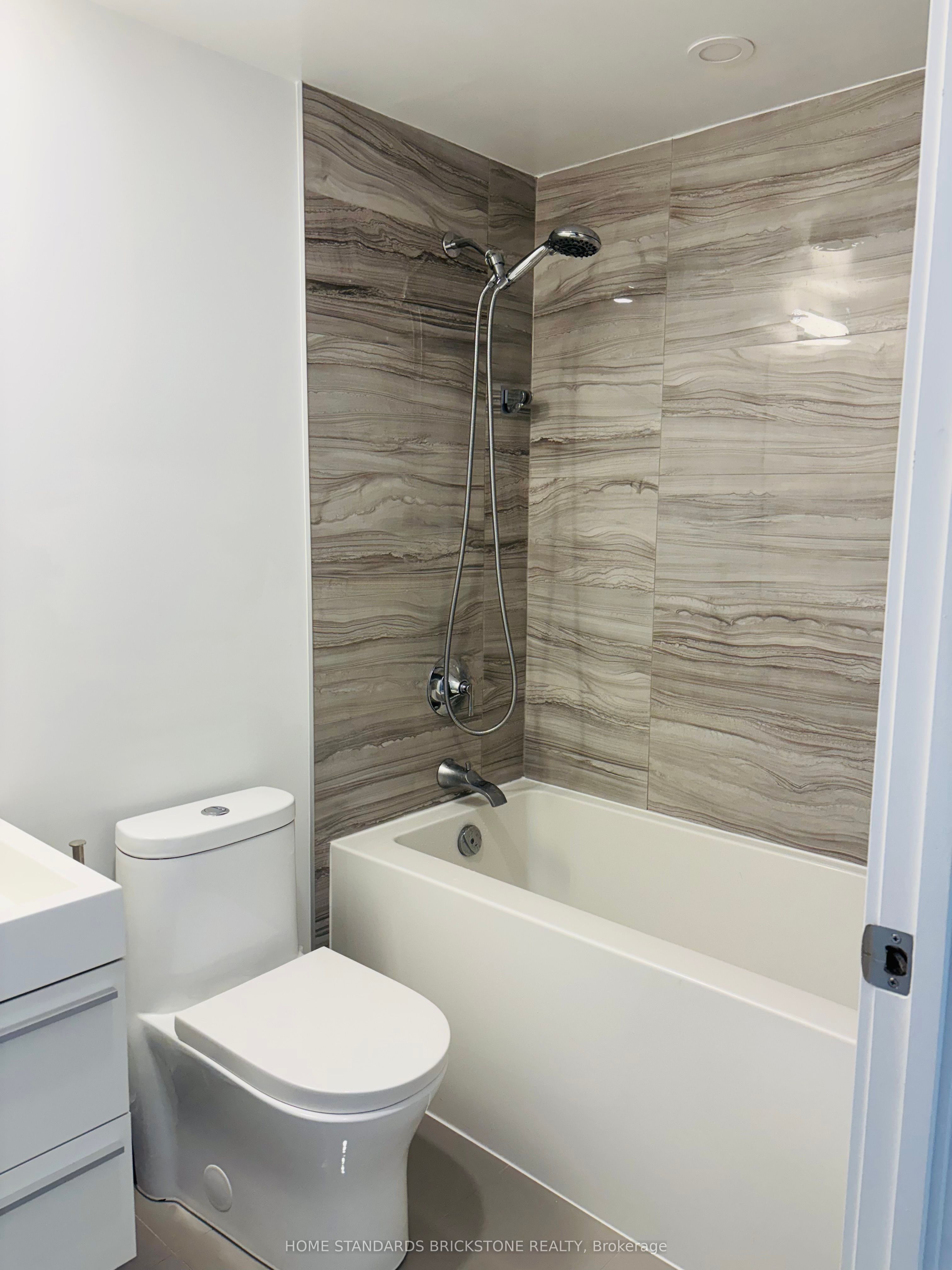 39 Roehampton Avenue 609 Property Photo 23