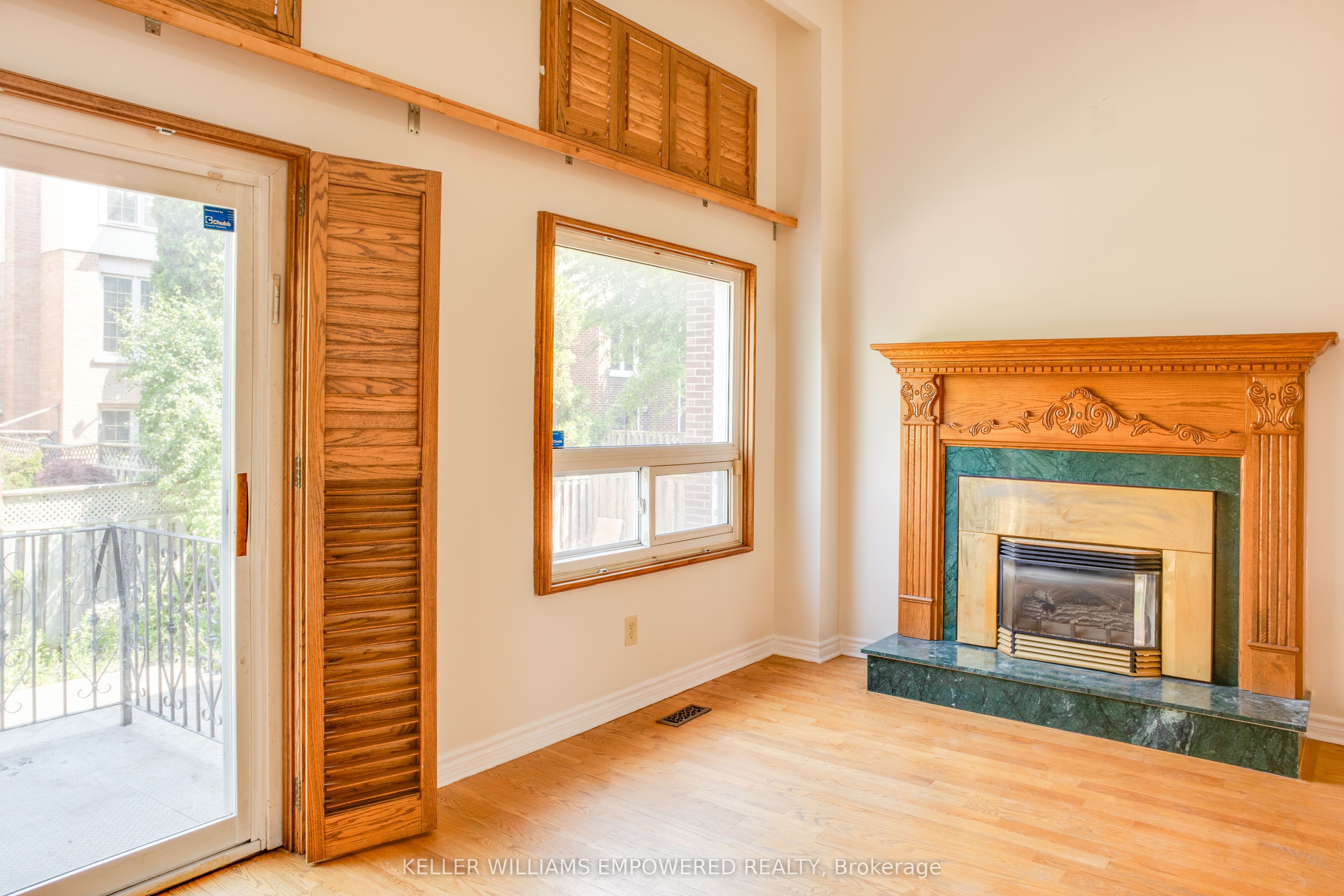 54 Carnival Court Property Photo 5