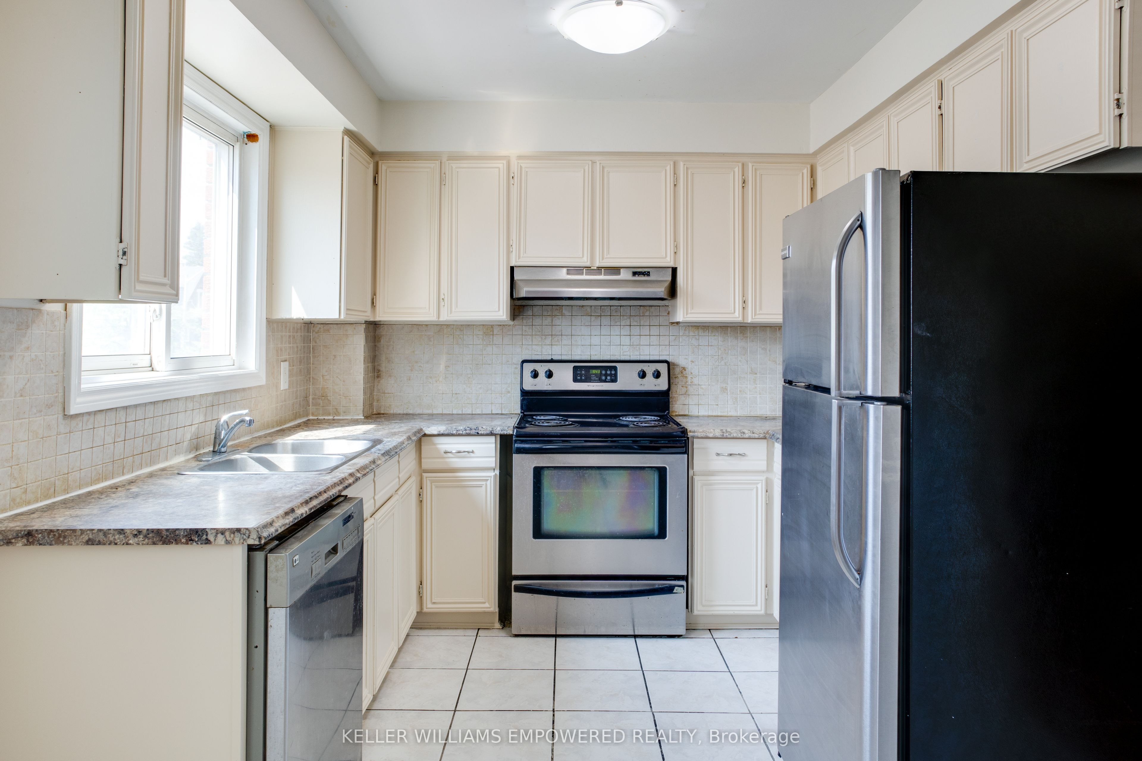 54 Carnival Court Property Photo 11