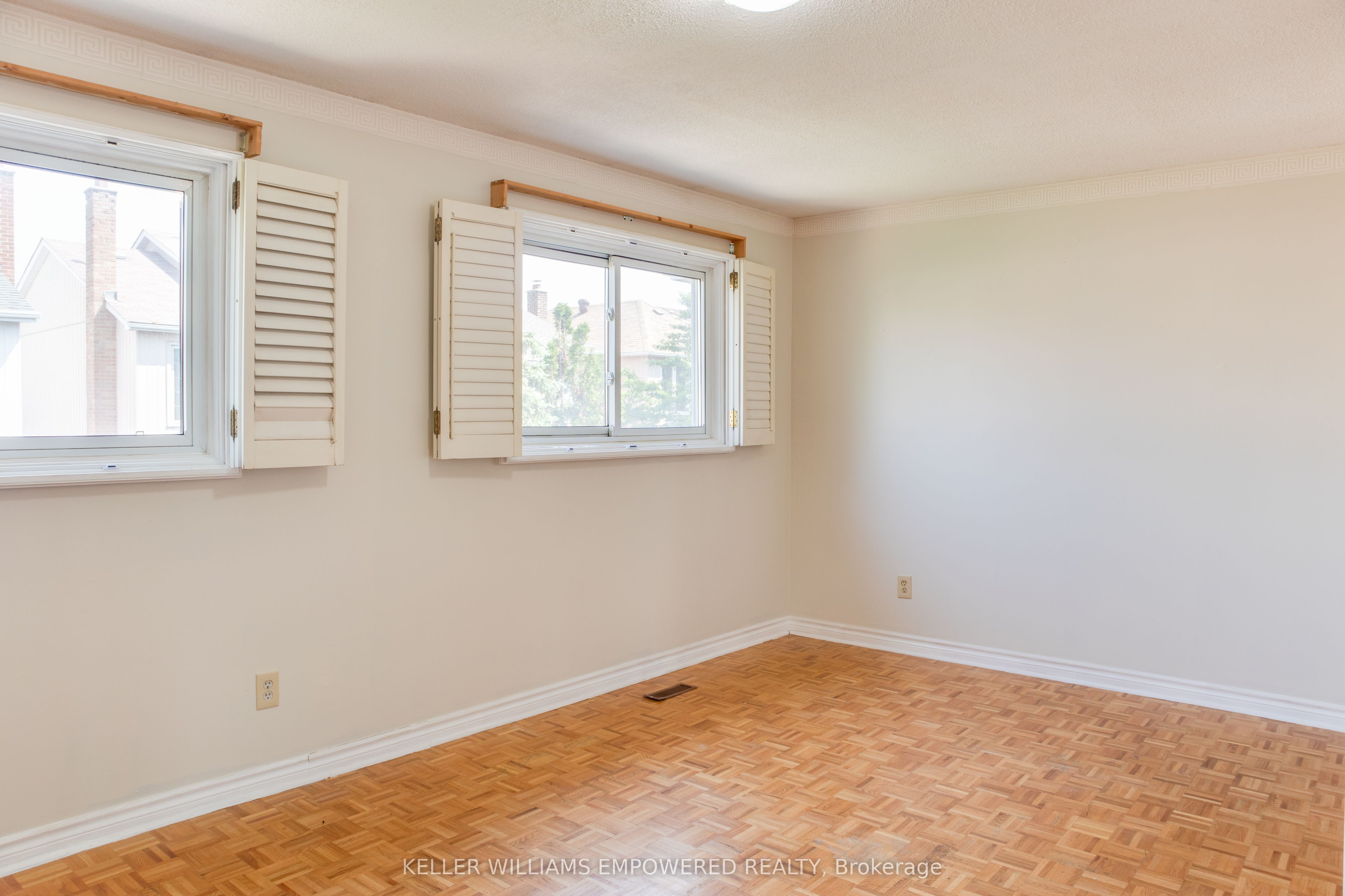 54 Carnival Court Property Photo 14